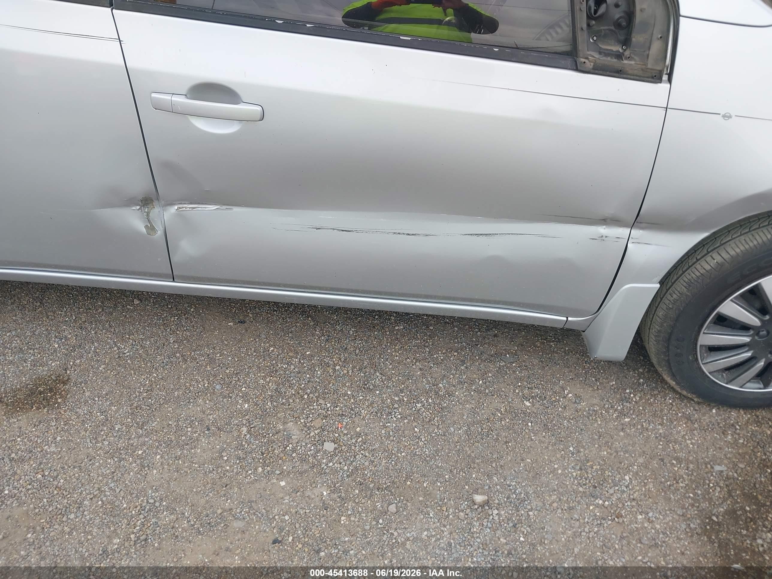 2010 Nissan Sentra 2.0 Silver vin: 3N1AB6AP4AL636831