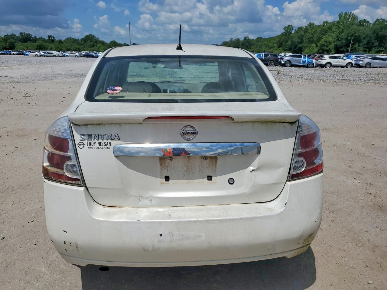 2011 Nissan Sentra 2.0 Белый vin: 3N1AB6AP4BL617245