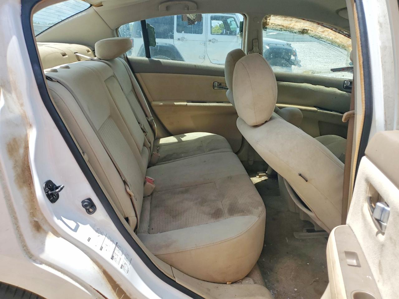 2011 Nissan Sentra 2.0 Белый vin: 3N1AB6AP4BL617245