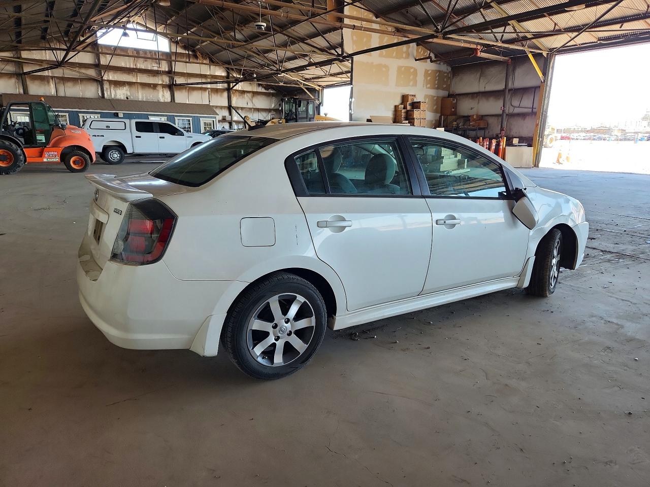2012 Nissan Sentra 2.0 Белый vin: 3N1AB6AP4CL728525