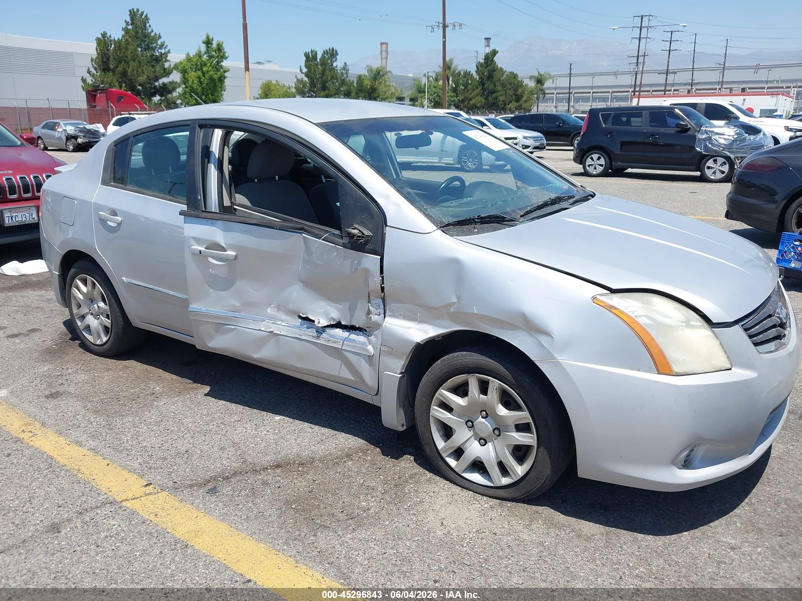 2012 Nissan Sentra 2.0 S Серебряный vin: 3N1AB6AP4CL757040