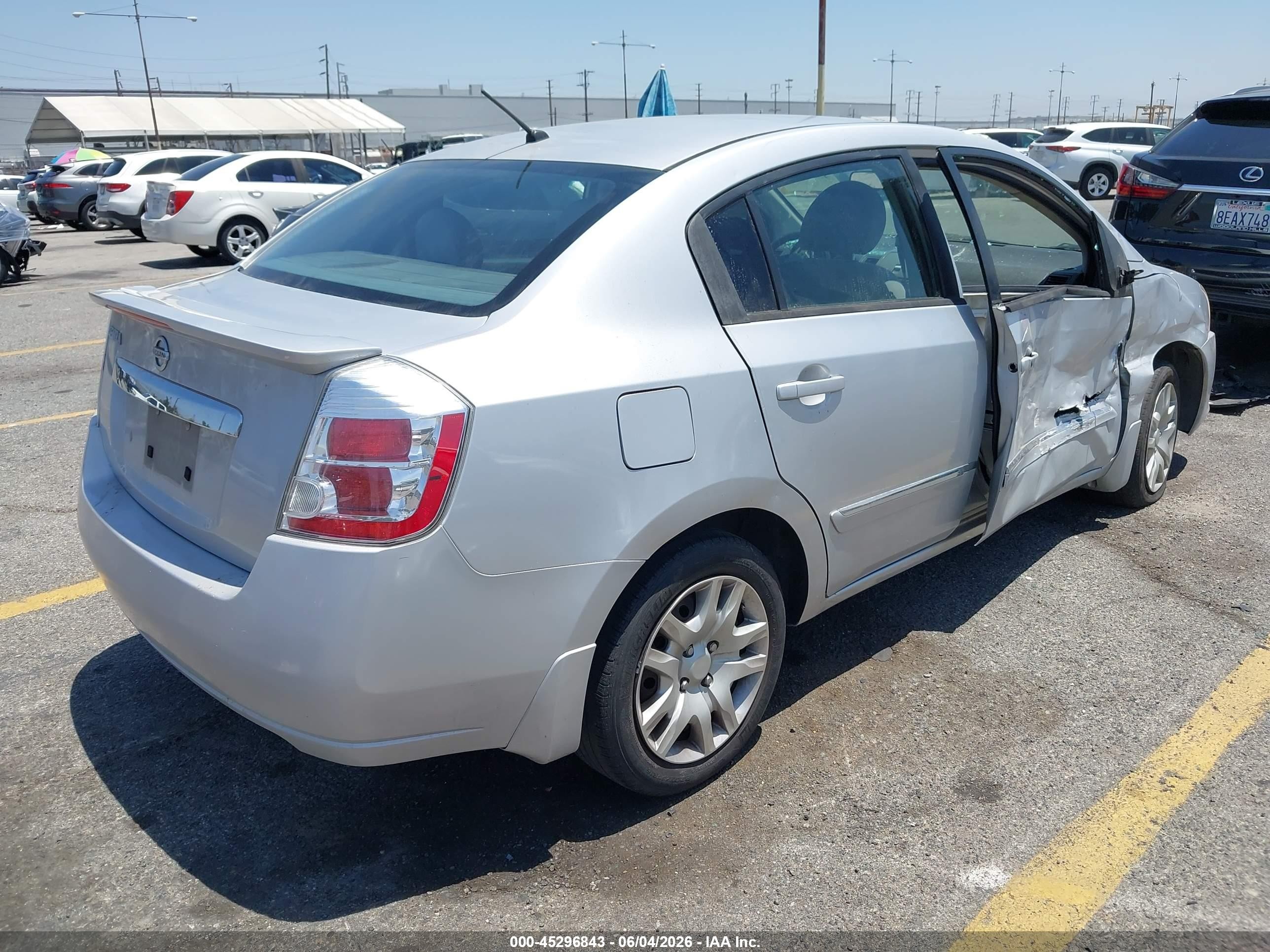 2012 Nissan Sentra 2.0 S Серебряный vin: 3N1AB6AP4CL757040