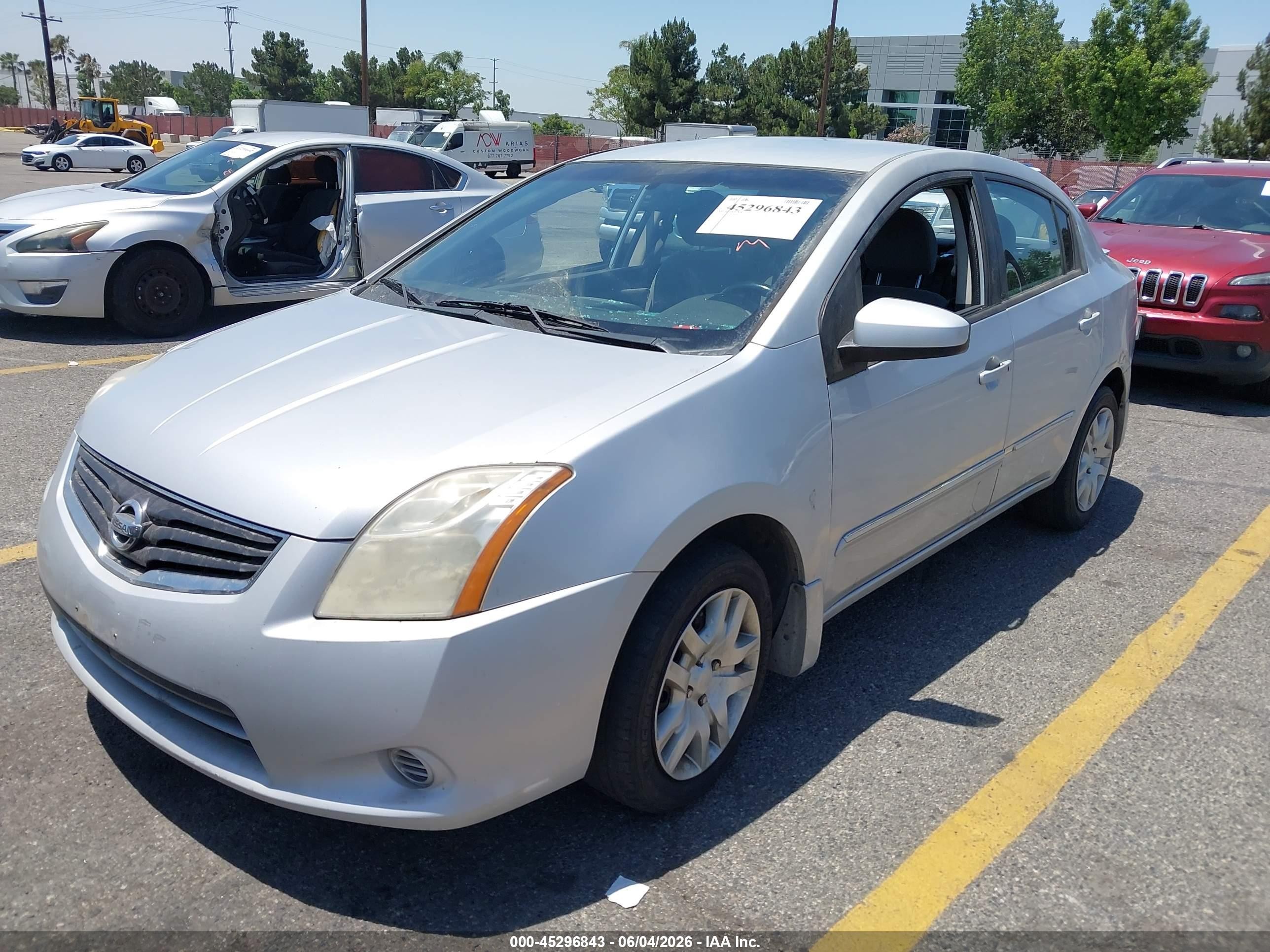 2012 Nissan Sentra 2.0 S Серебряный vin: 3N1AB6AP4CL757040