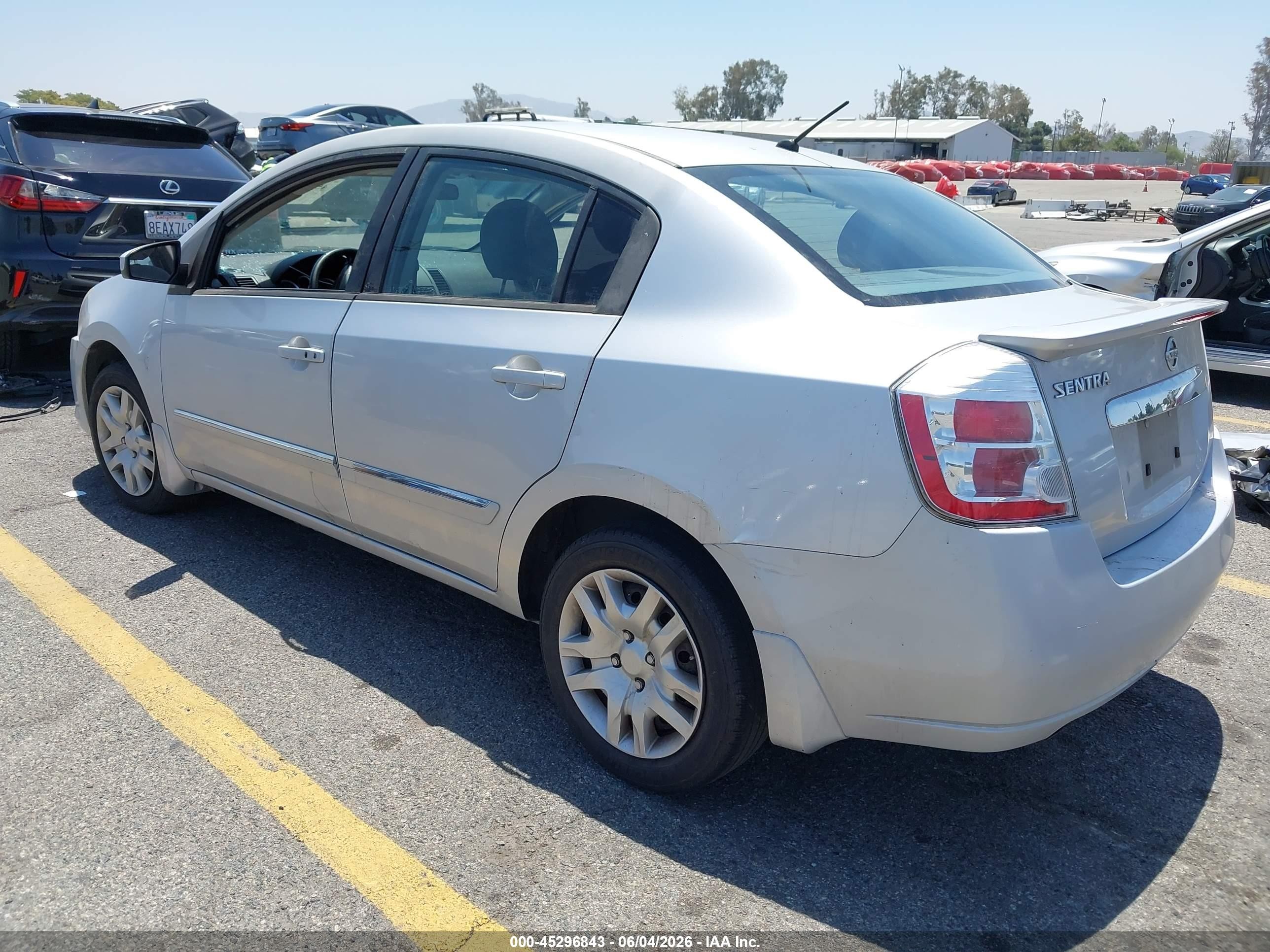 2012 Nissan Sentra 2.0 S Серебряный vin: 3N1AB6AP4CL757040