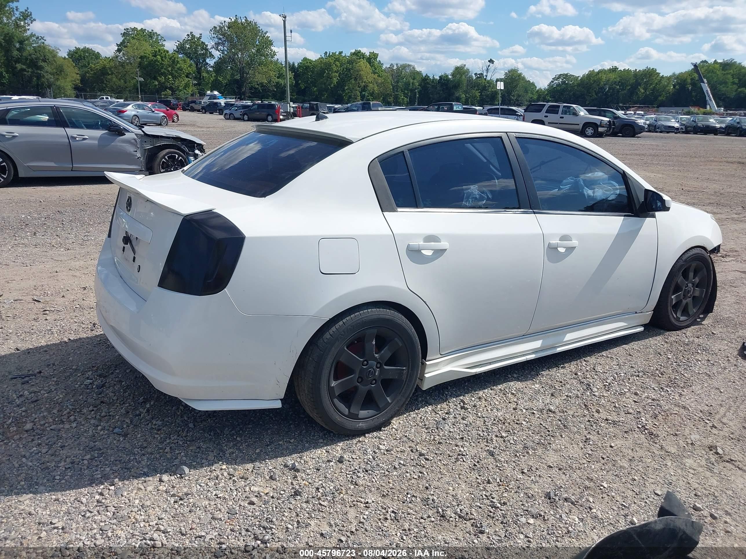 2010 Nissan Sentra 2.0sr Белый vin: 3N1AB6AP5AL644145