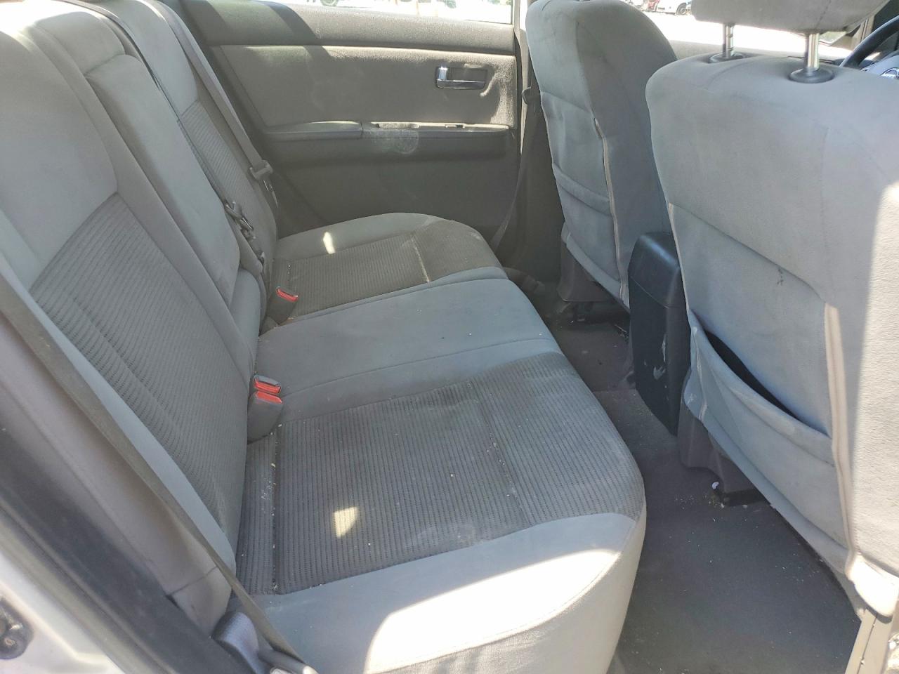 2010 Nissan Sentra 2.0 Silver vin: 3N1AB6AP5AL697525