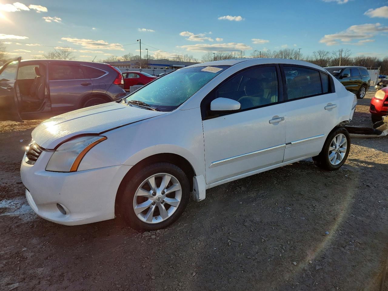 2011 Nissan Sentra 2.0 Белый vin: 3N1AB6AP5BL656782