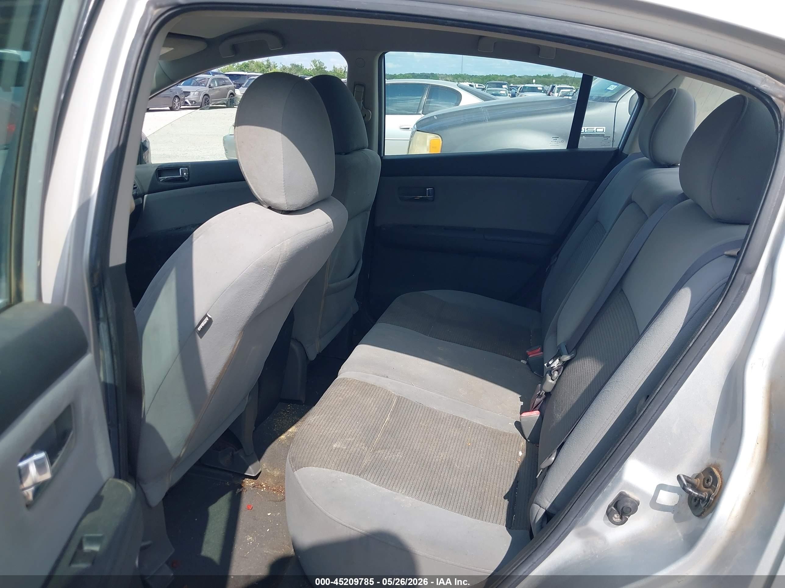2012 Nissan Sentra 2.0 S Серебряный vin: 3N1AB6AP5CL683305