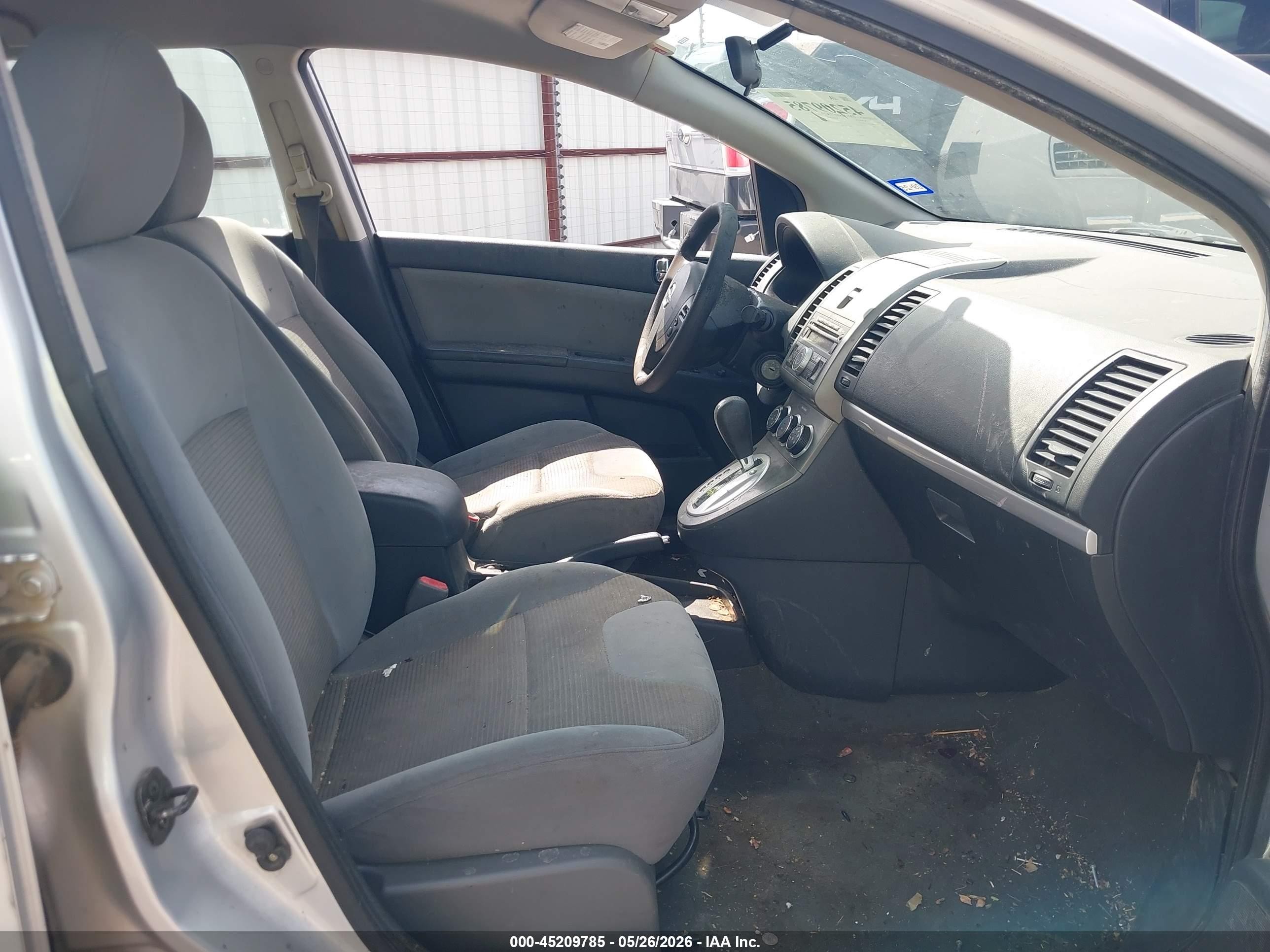 2012 Nissan Sentra 2.0 S Серебряный vin: 3N1AB6AP5CL683305