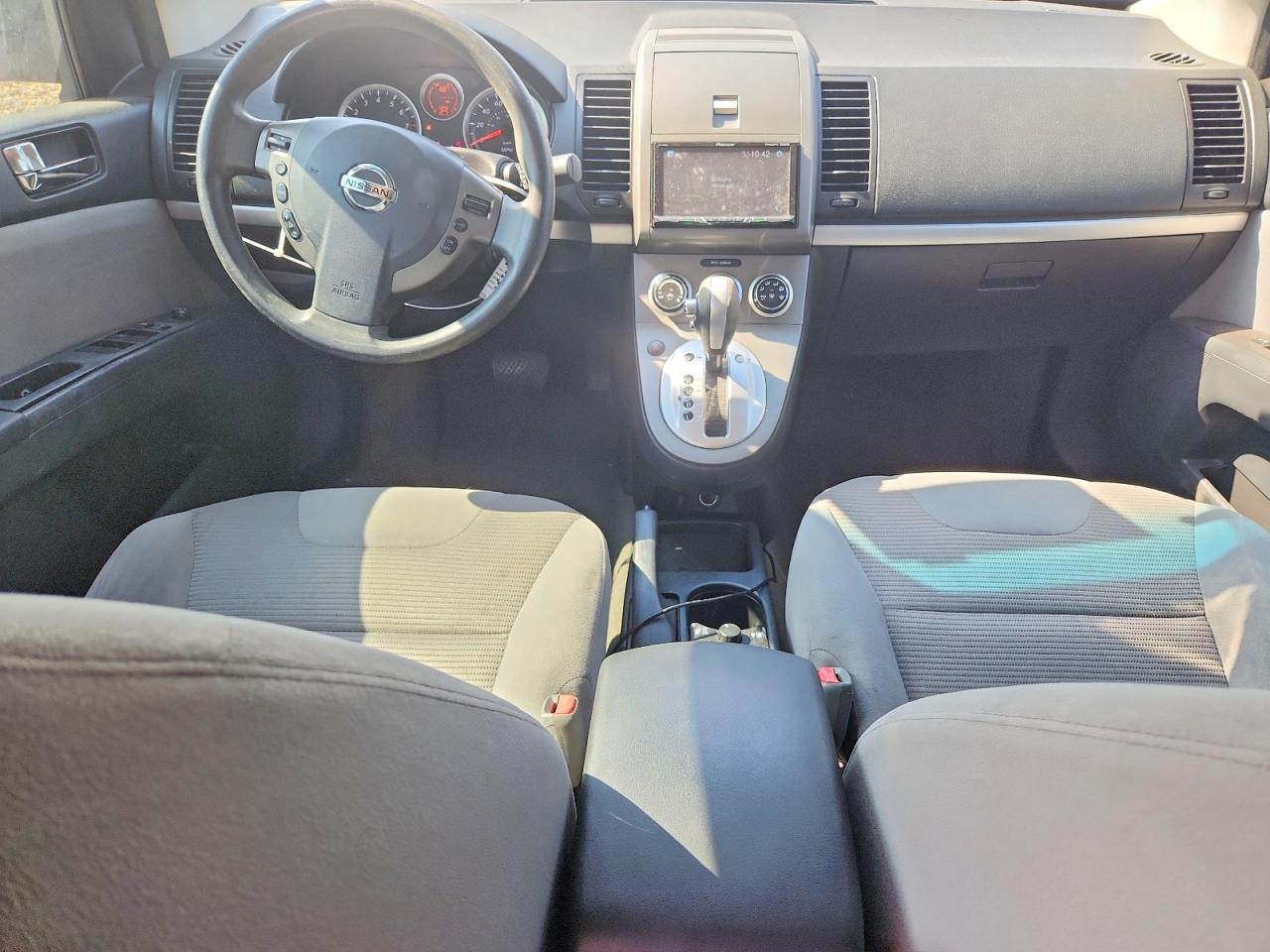 2012 Nissan Sentra 2.0 Серебряный vin: 3N1AB6AP5CL741056
