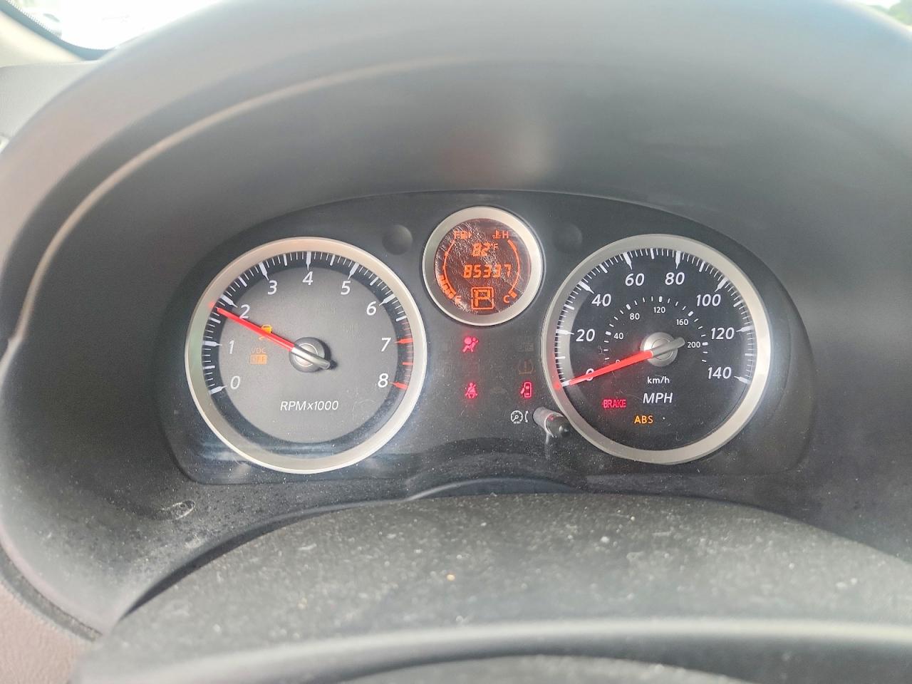 2010 Nissan Sentra 2.0 Белый vin: 3N1AB6AP6AL643456