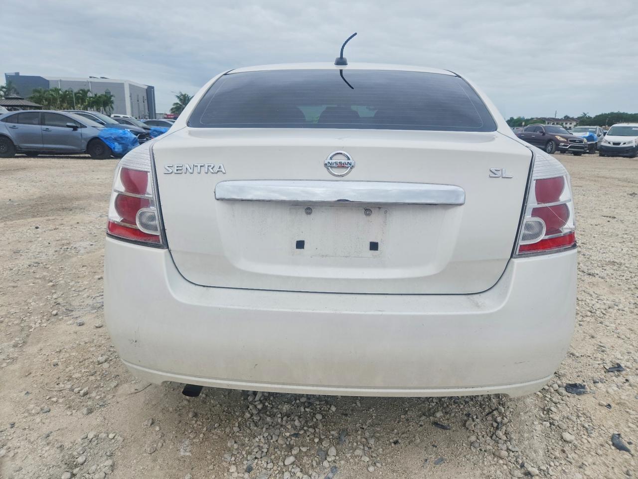 2010 Nissan Sentra 2.0 Белый vin: 3N1AB6AP6AL643456