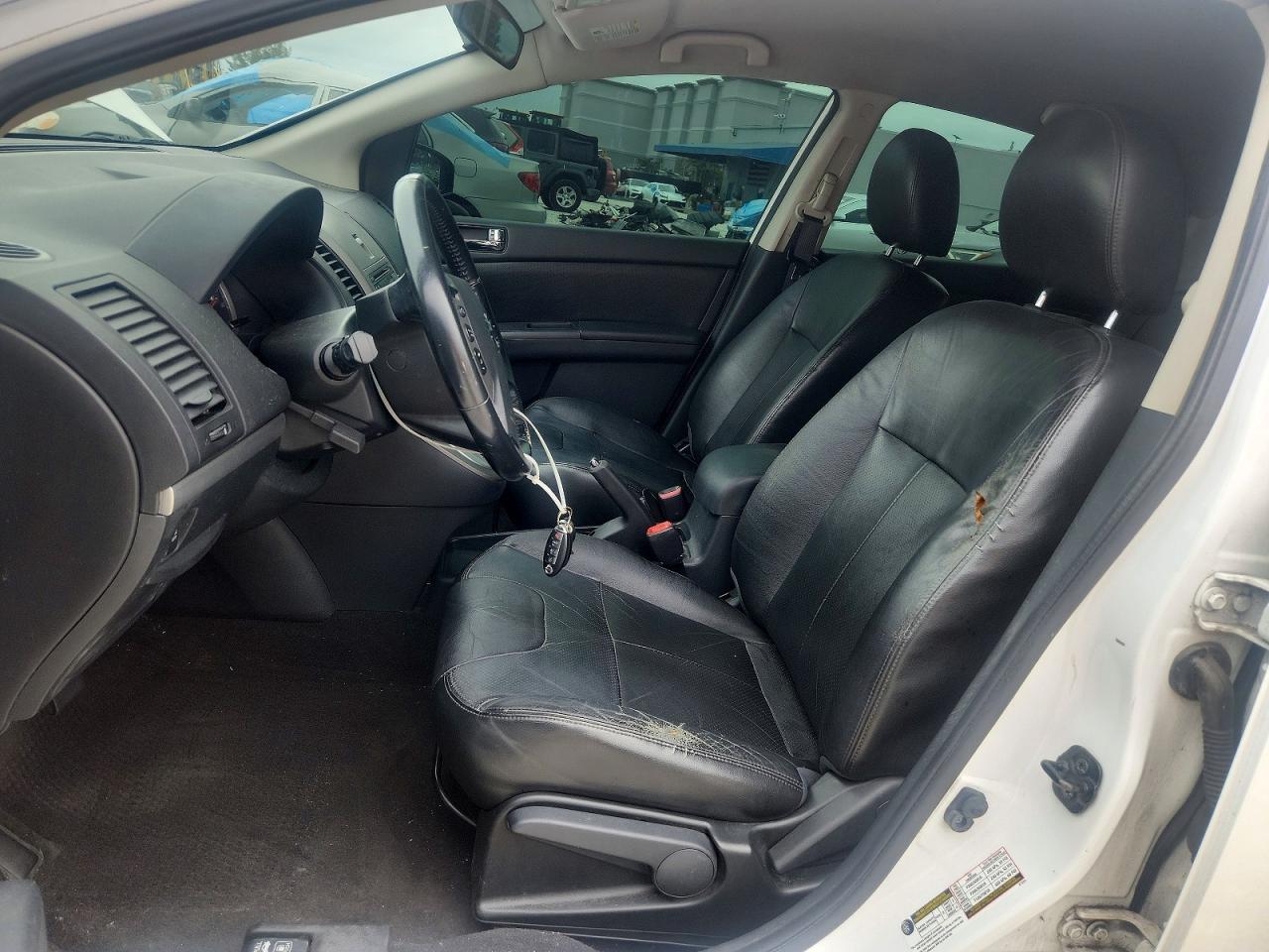 2010 Nissan Sentra 2.0 Белый vin: 3N1AB6AP6AL643456