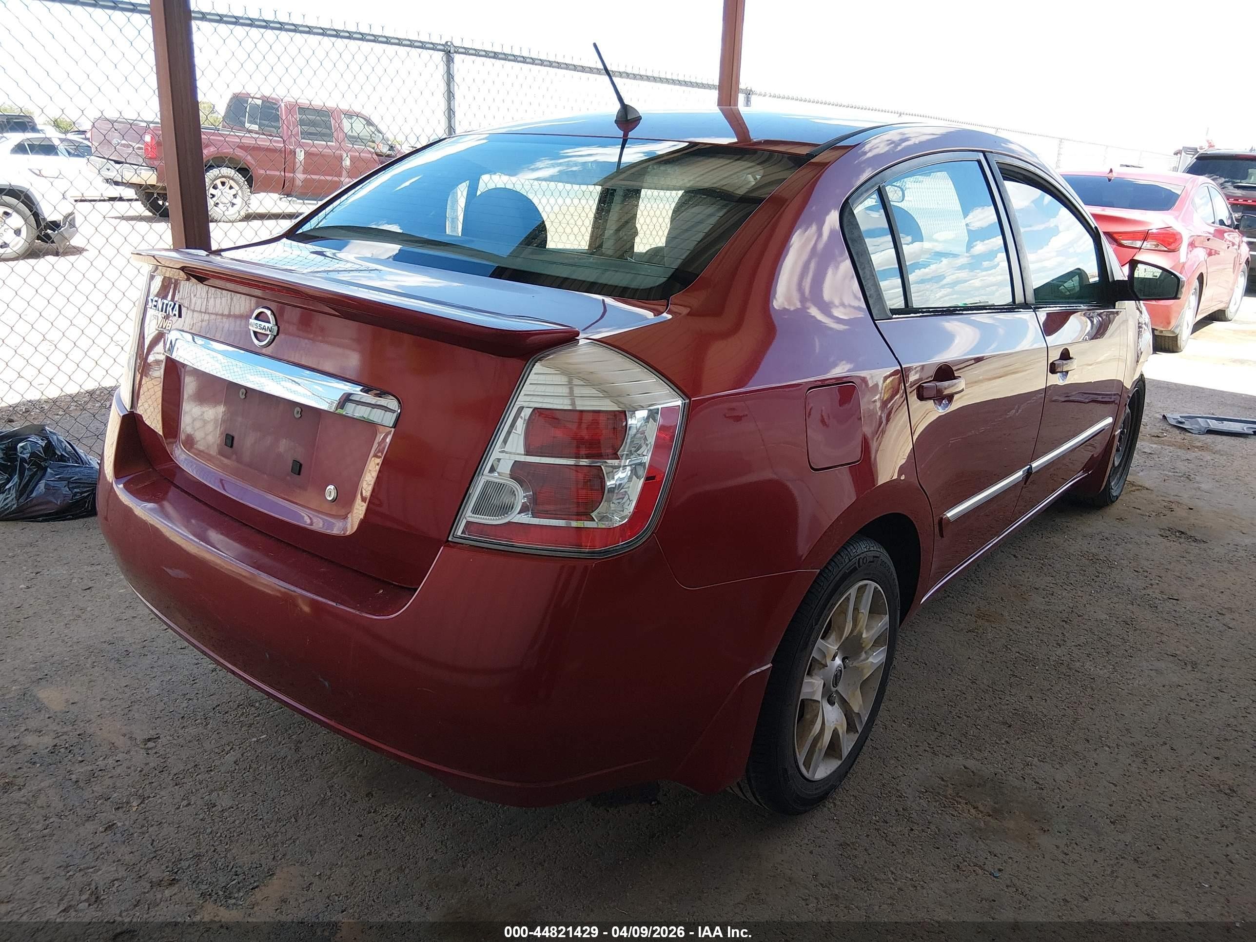 2011 Nissan Sentra 2.0s Красный vin: 3N1AB6AP6BL654068