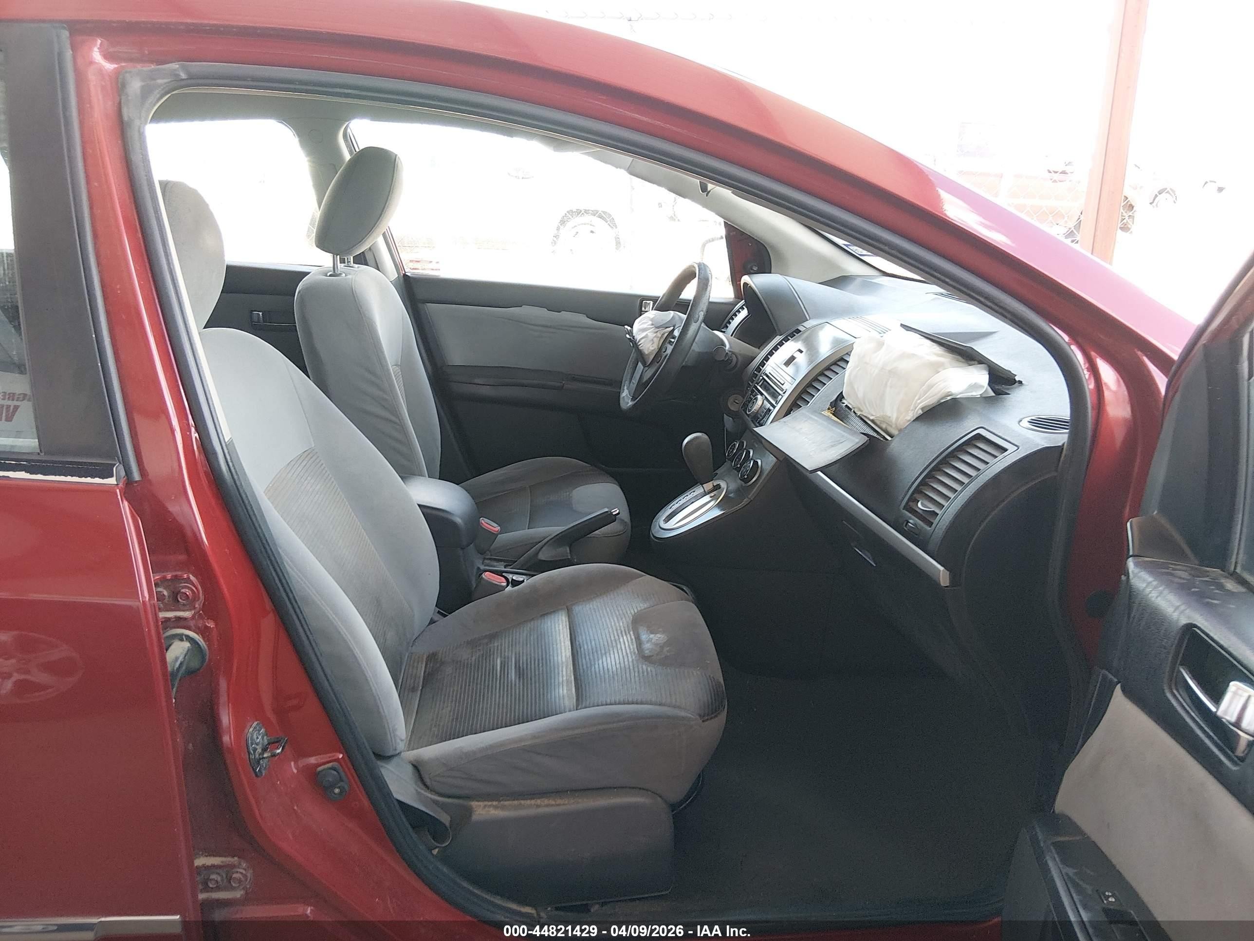 2011 Nissan Sentra 2.0s Красный vin: 3N1AB6AP6BL654068