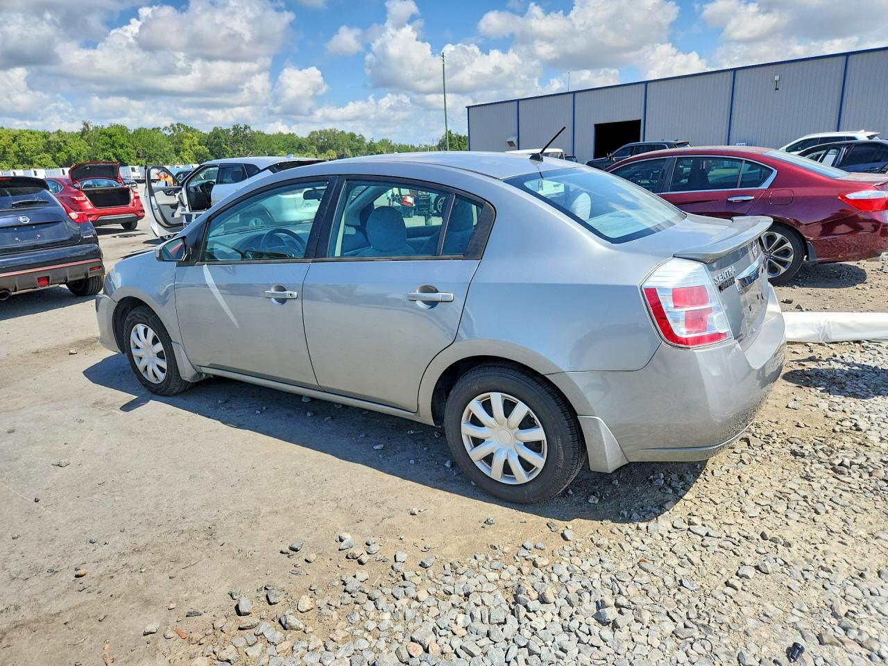 2011 Nissan Sentra 2.0 Серебряный vin: 3N1AB6AP6BL677057