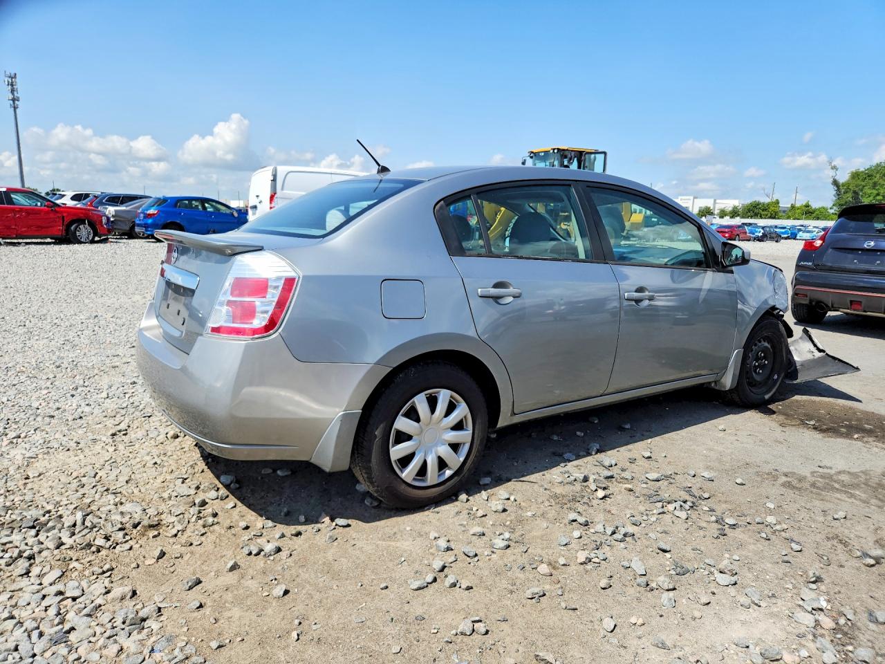 2011 Nissan Sentra 2.0 Серебряный vin: 3N1AB6AP6BL677057