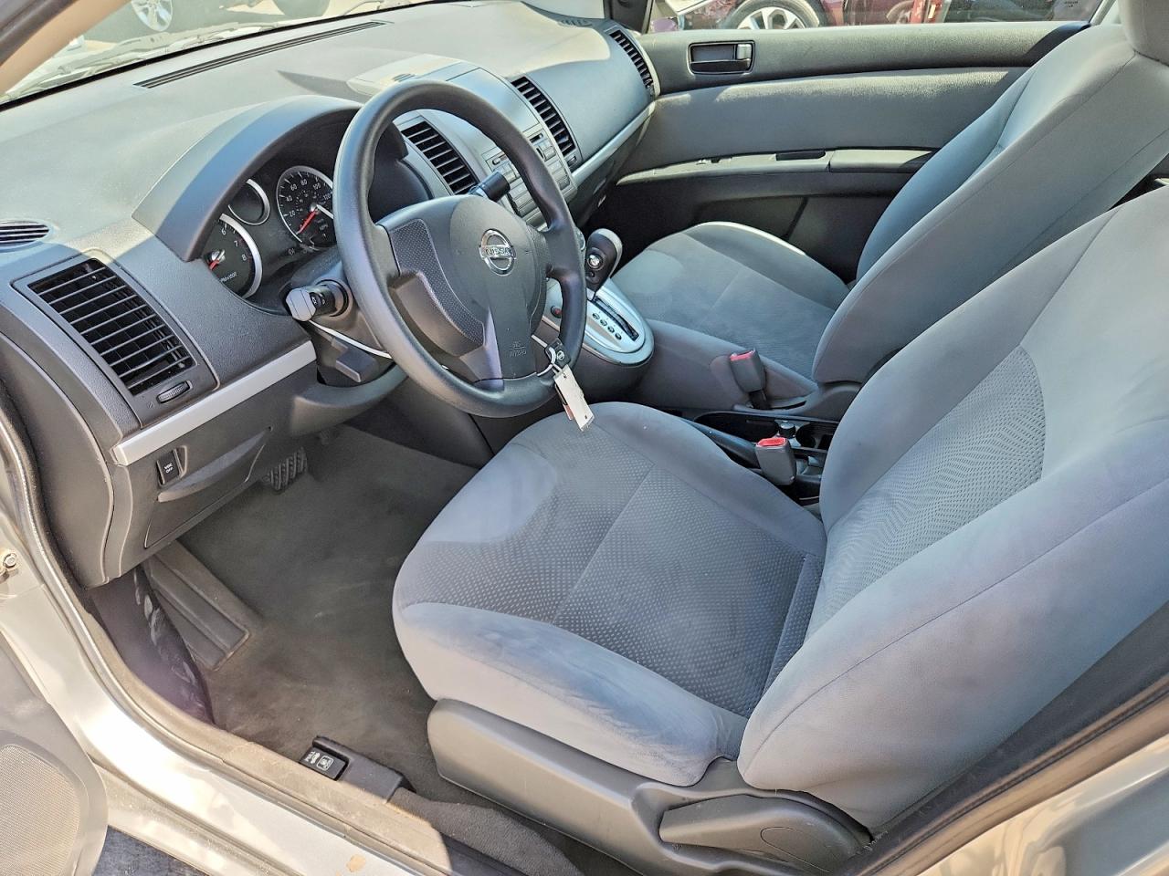 2011 Nissan Sentra 2.0 Серебряный vin: 3N1AB6AP6BL677057