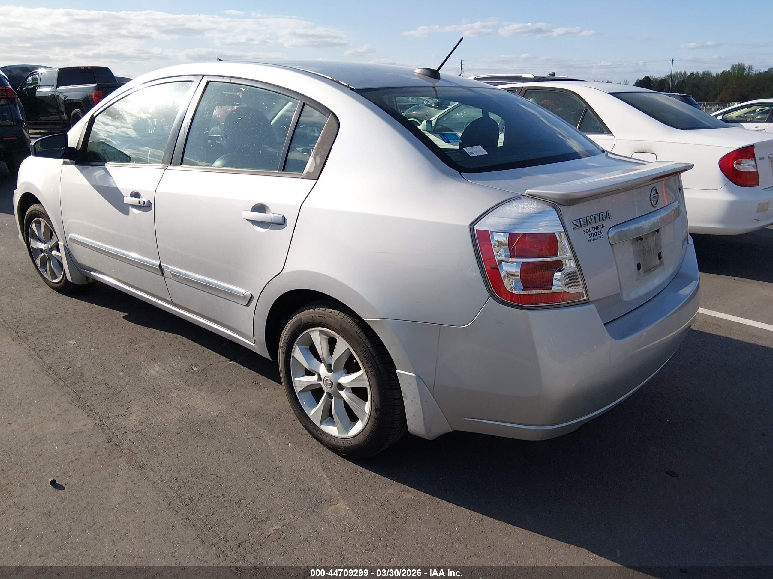2011 Nissan Sentra 2.0sl Серебряный vin: 3N1AB6AP6BL697499
