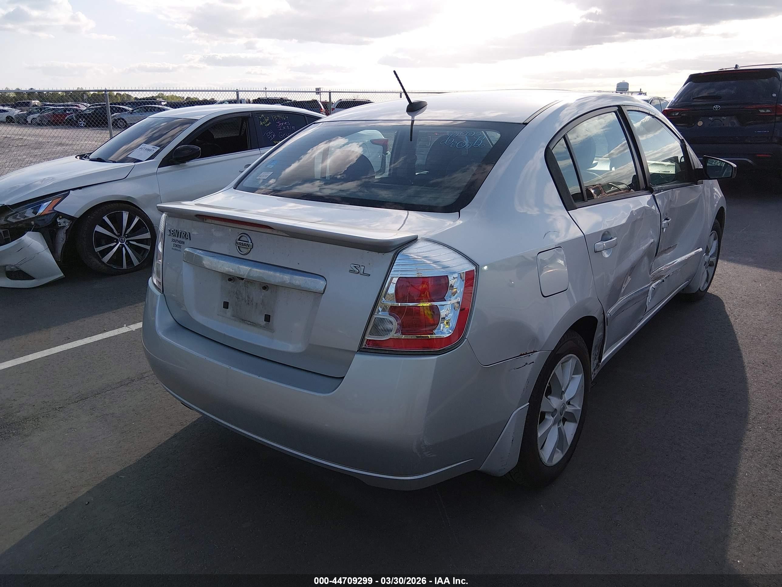 2011 Nissan Sentra 2.0sl Серебряный vin: 3N1AB6AP6BL697499