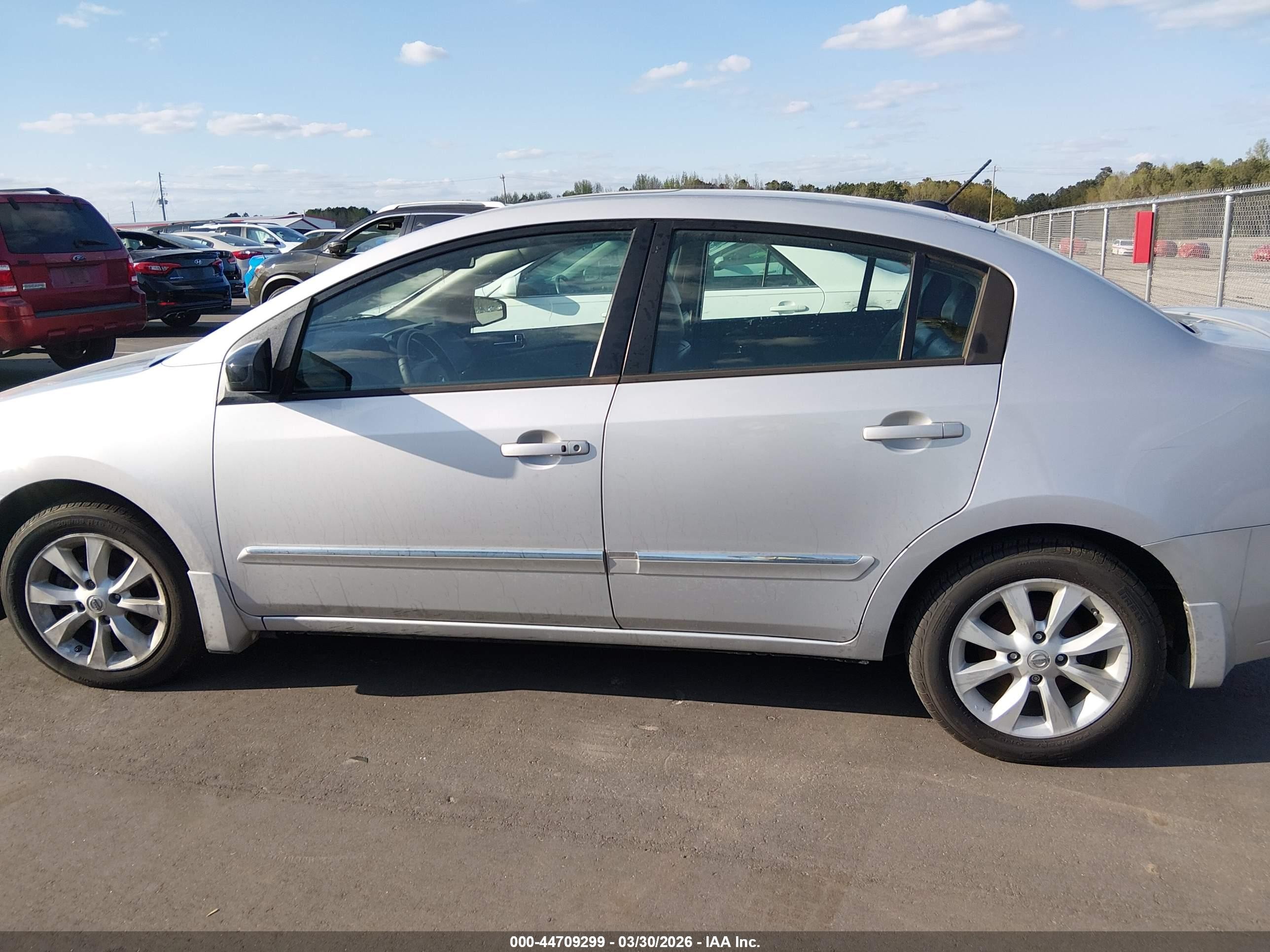 2011 Nissan Sentra 2.0sl Серебряный vin: 3N1AB6AP6BL697499