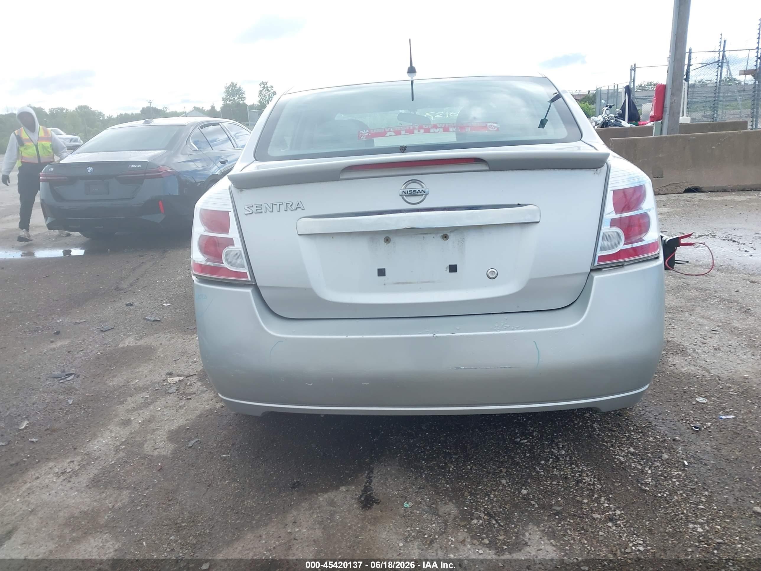 2012 Nissan Sentra 2.0 S Silver vin: 3N1AB6AP6CL735945
