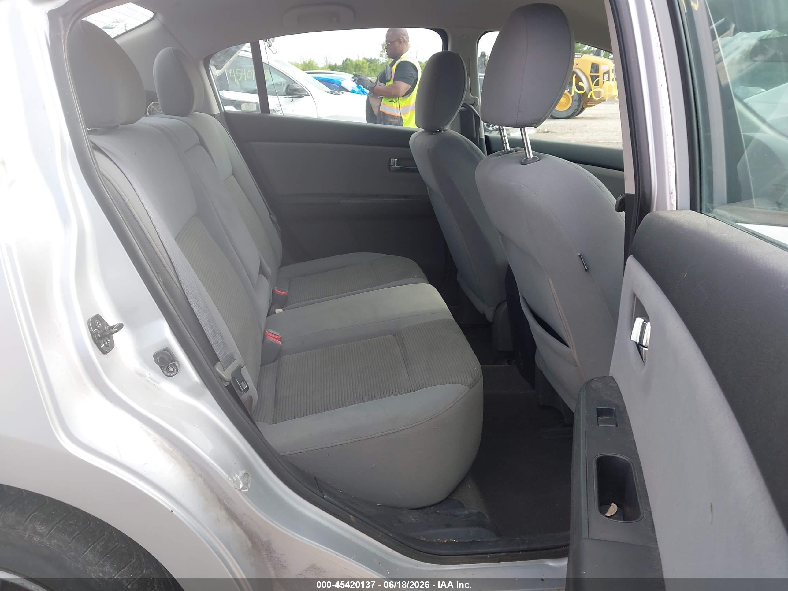 2012 Nissan Sentra 2.0 S Silver vin: 3N1AB6AP6CL735945