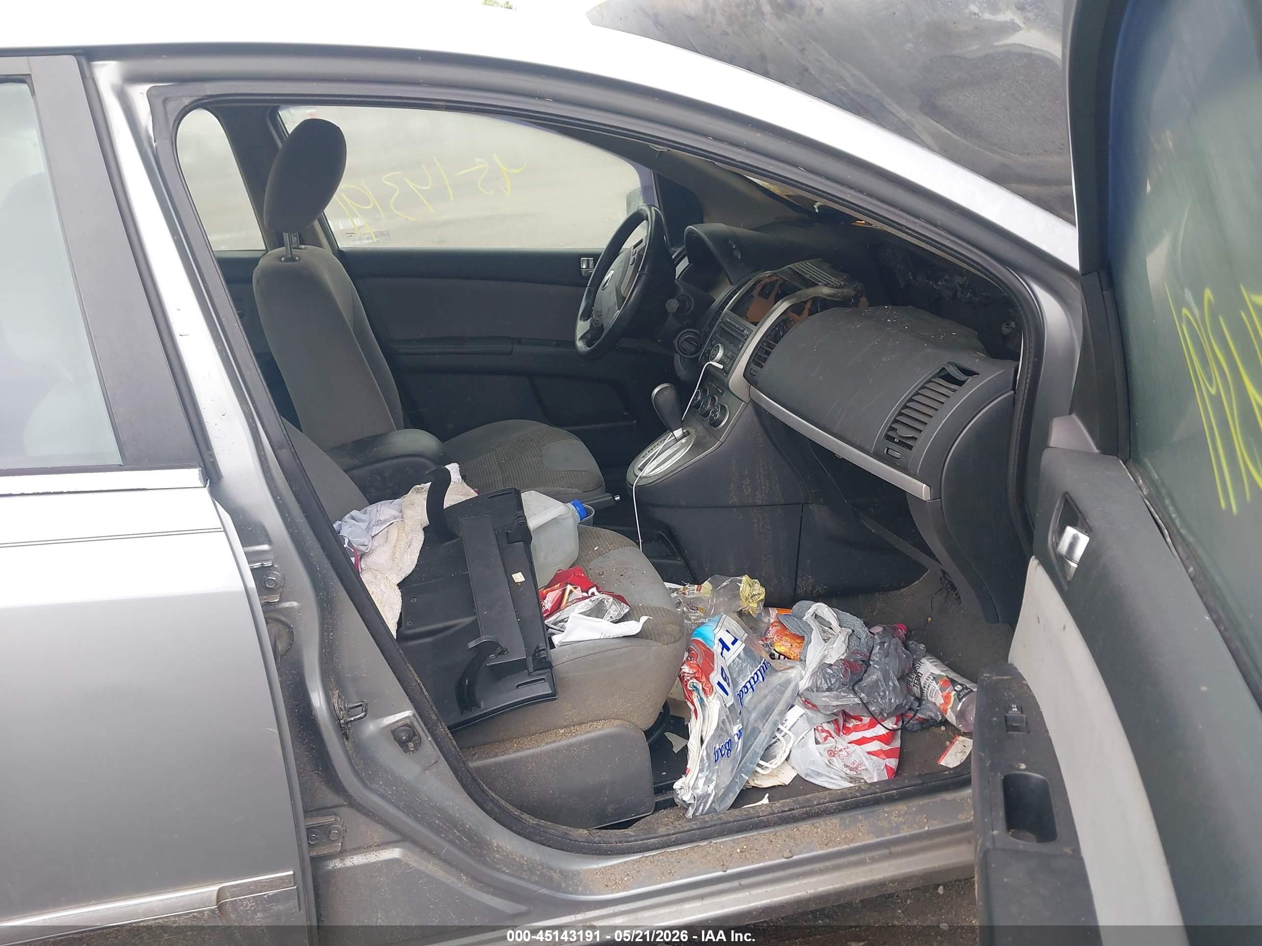 2012 Nissan Sentra 2.0 S Серебряный vin: 3N1AB6AP6CL740627