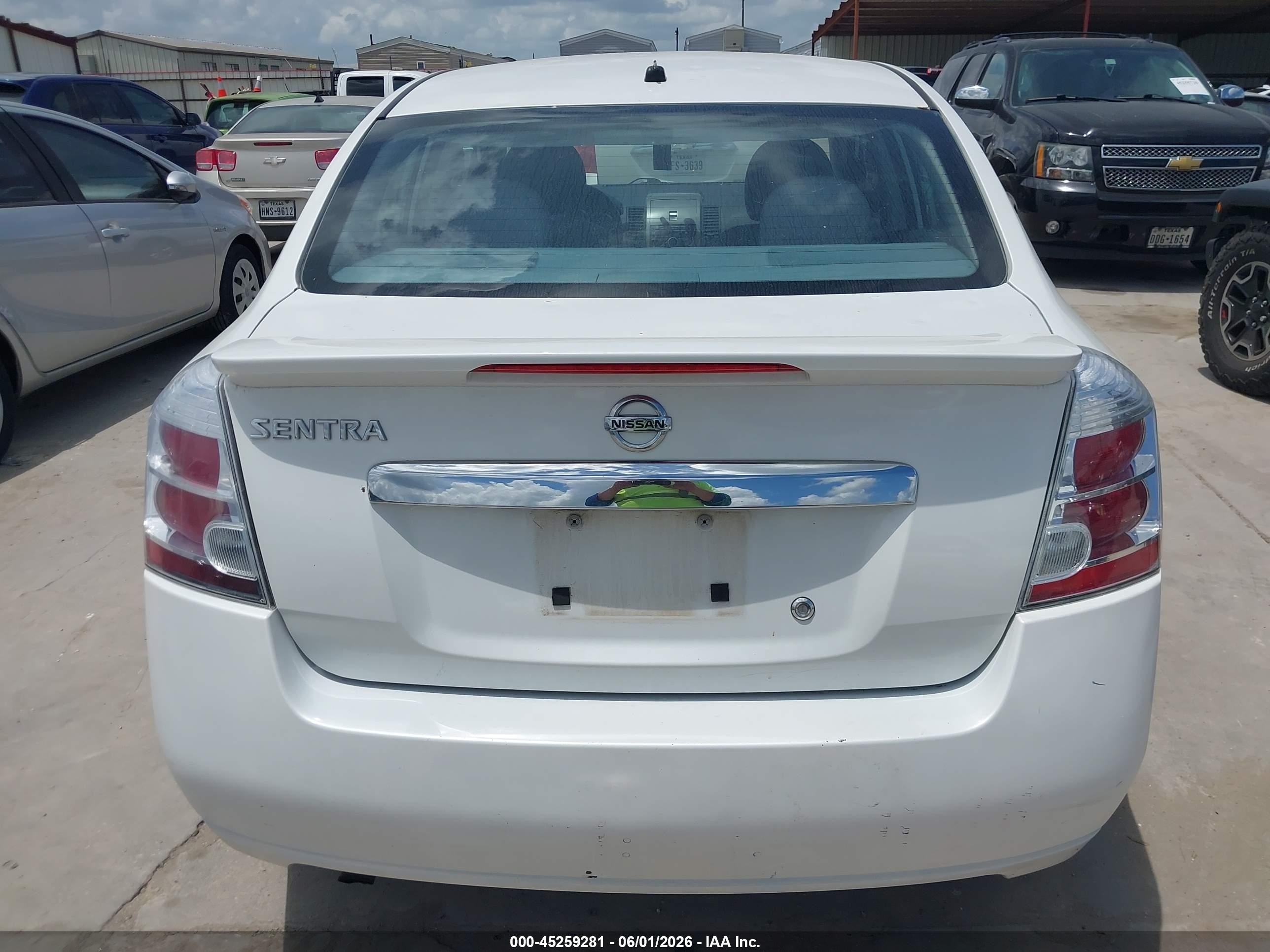 2012 Nissan Sentra 2.0 S White vin: 3N1AB6AP6CL758271
