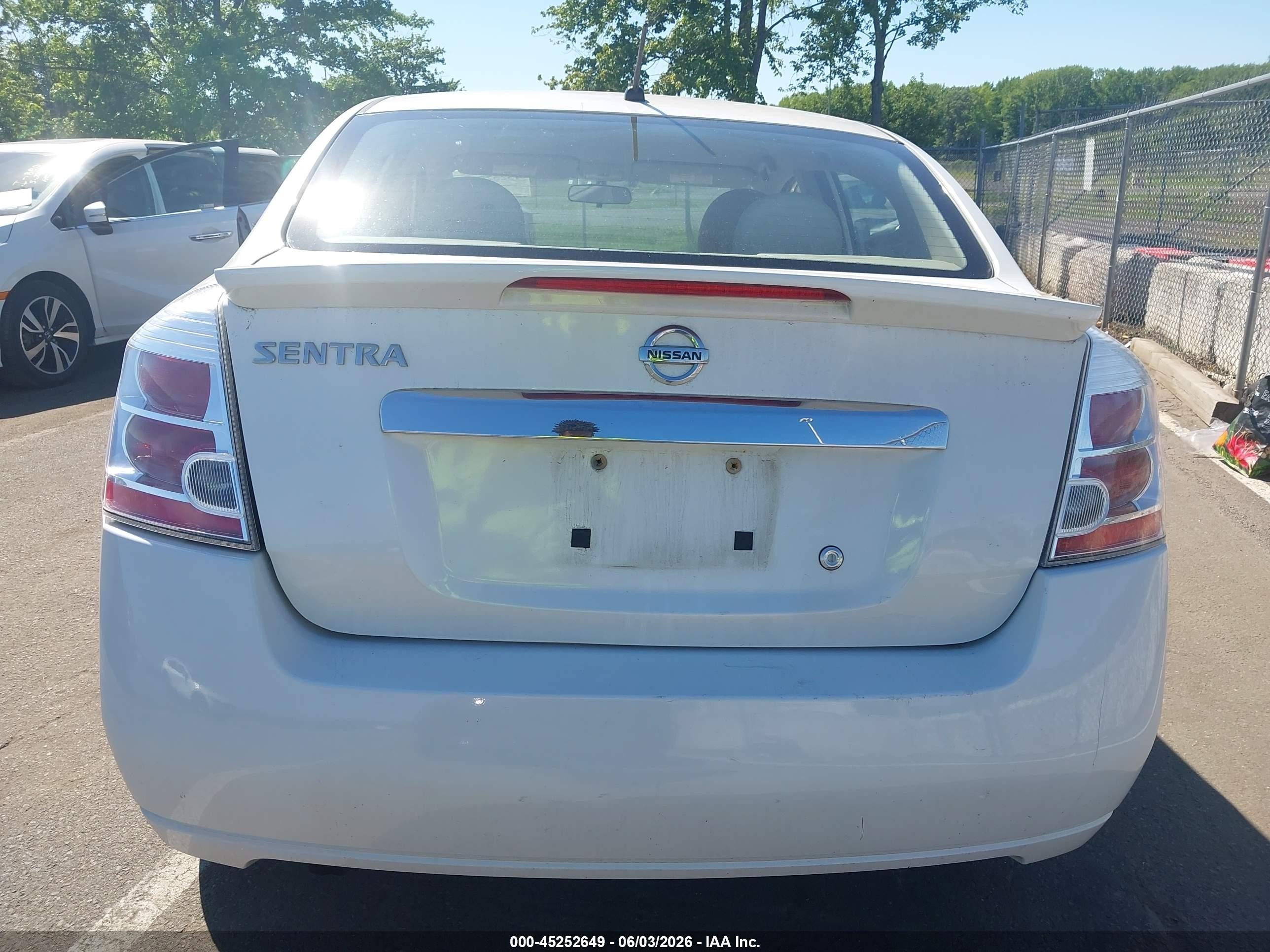 2012 Nissan Sentra 2.0 S White vin: 3N1AB6AP6CL782456