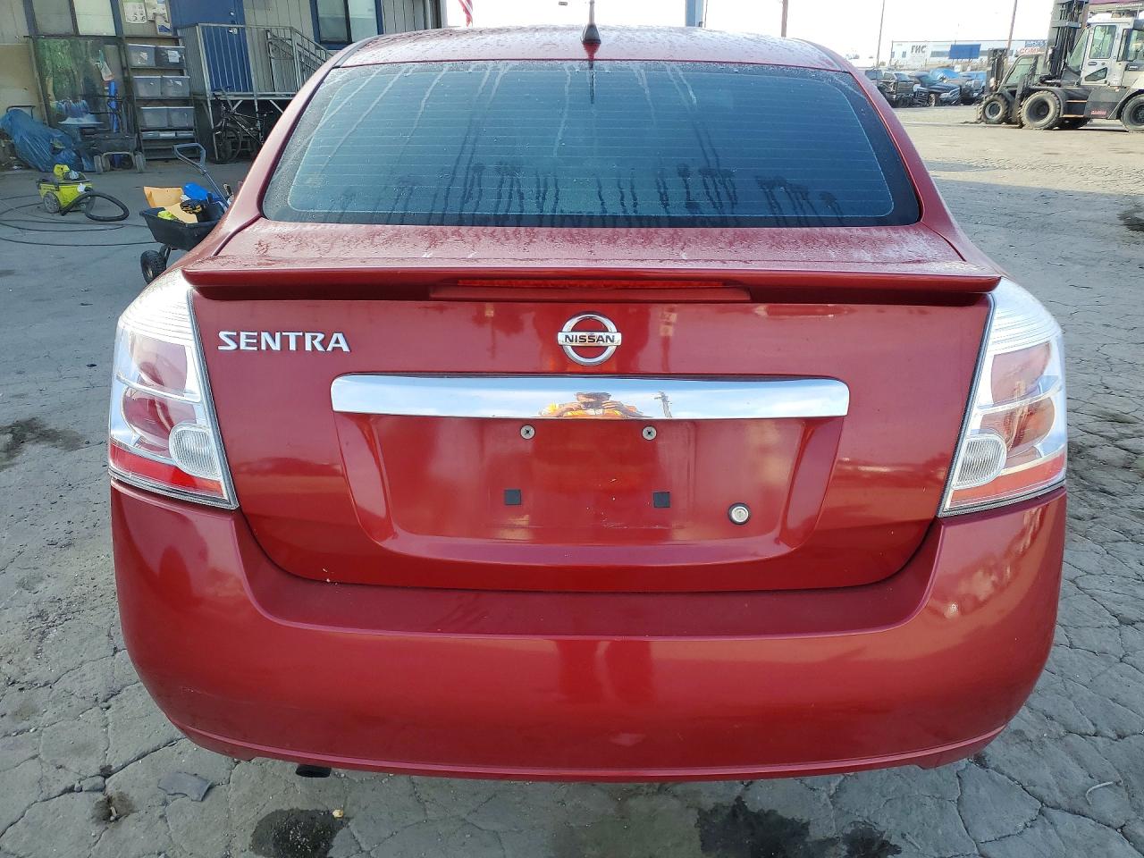 2011 Nissan Sentra 2.0 Red vin: 3N1AB6AP7BL605221