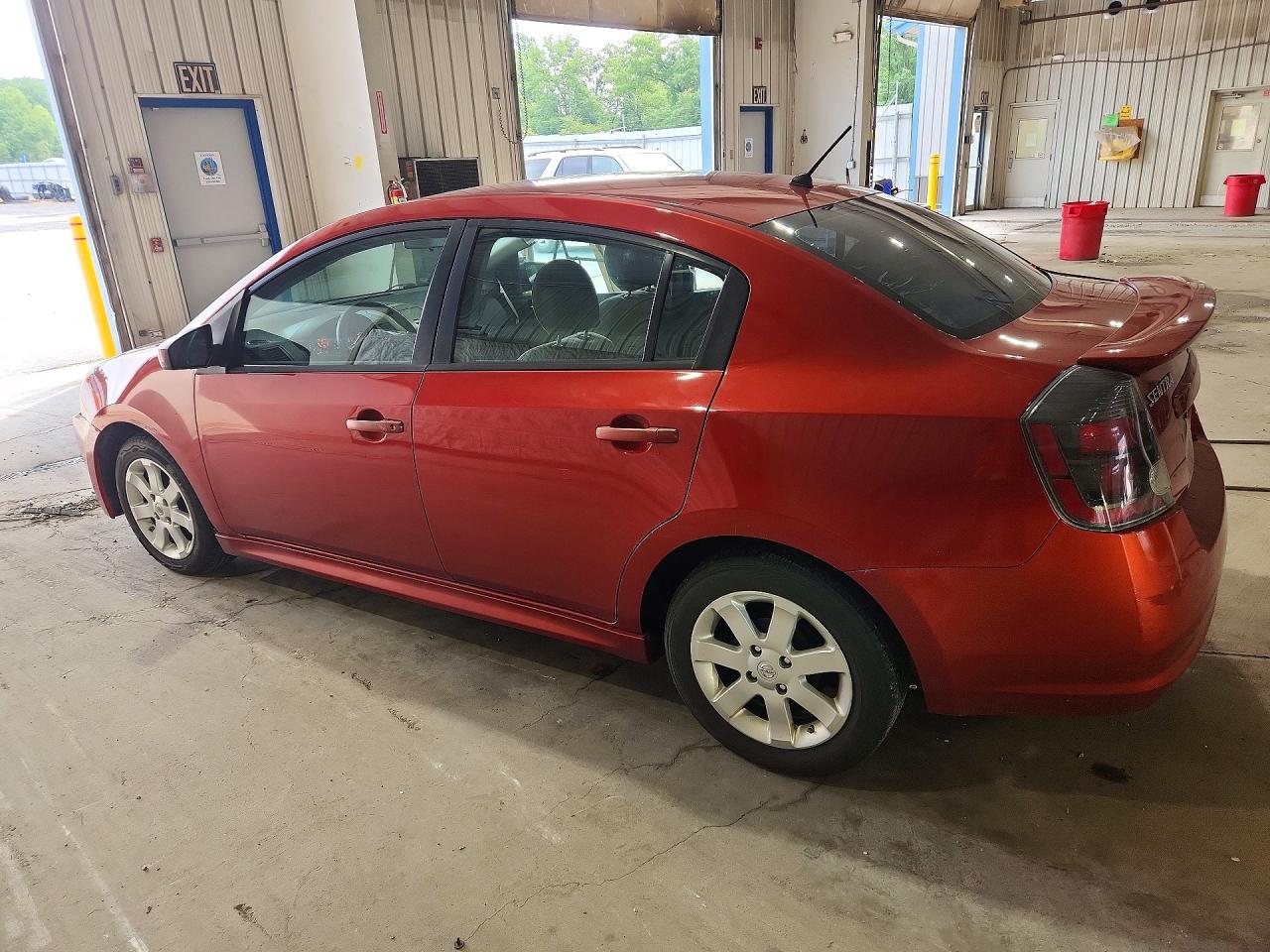2011 Nissan Sentra 2.0 Red vin: 3N1AB6AP7BL639370