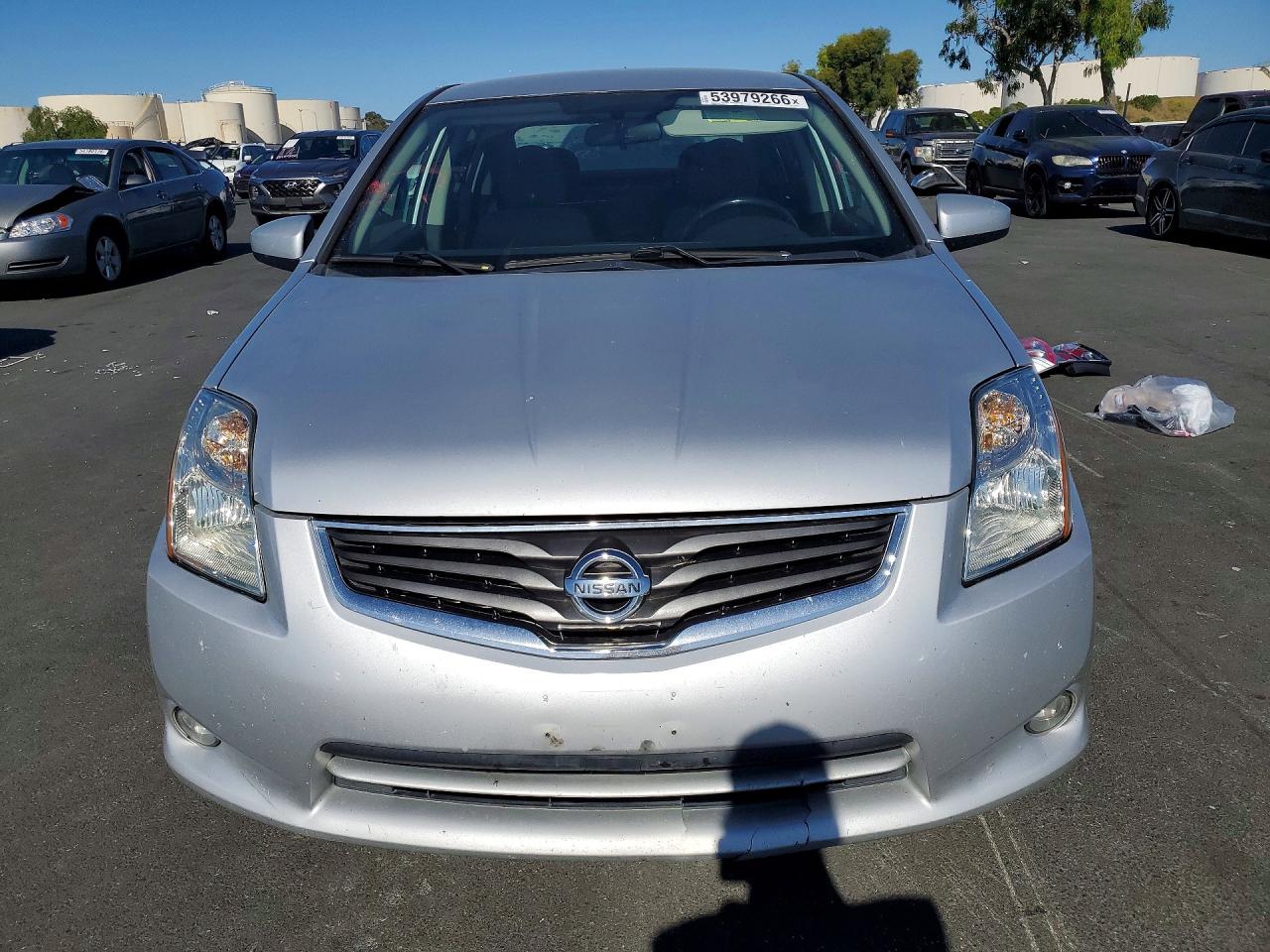 2011 Nissan Sentra 2.0 Серебряный vin: 3N1AB6AP7BL682395