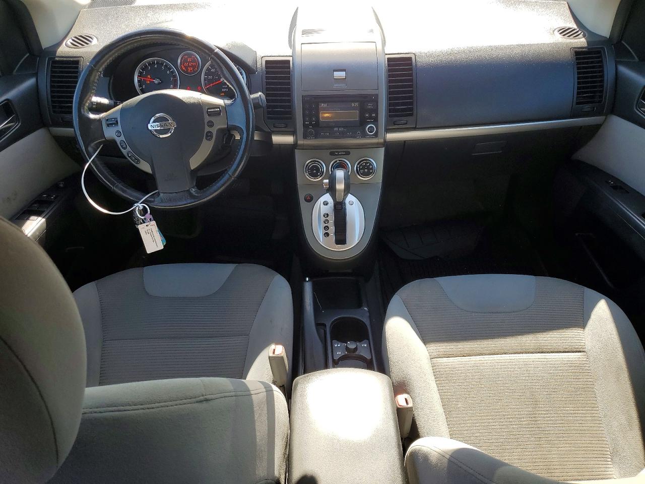 2011 Nissan Sentra 2.0 Серебряный vin: 3N1AB6AP7BL682395