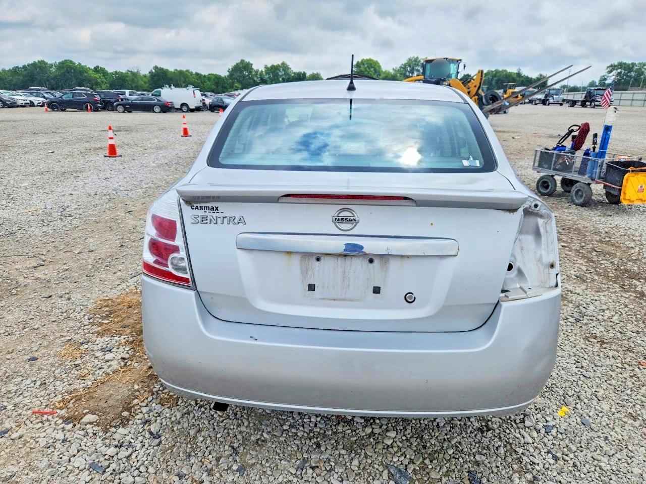 2011 Nissan Sentra 2.0 Silver vin: 3N1AB6AP7BL685524