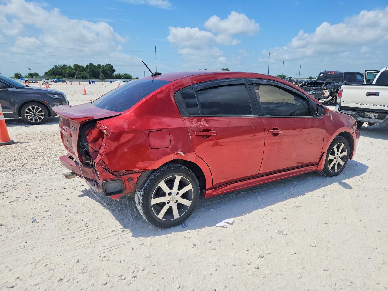 2011 Nissan Sentra 2.0 Красный vin: 3N1AB6AP7BL702984