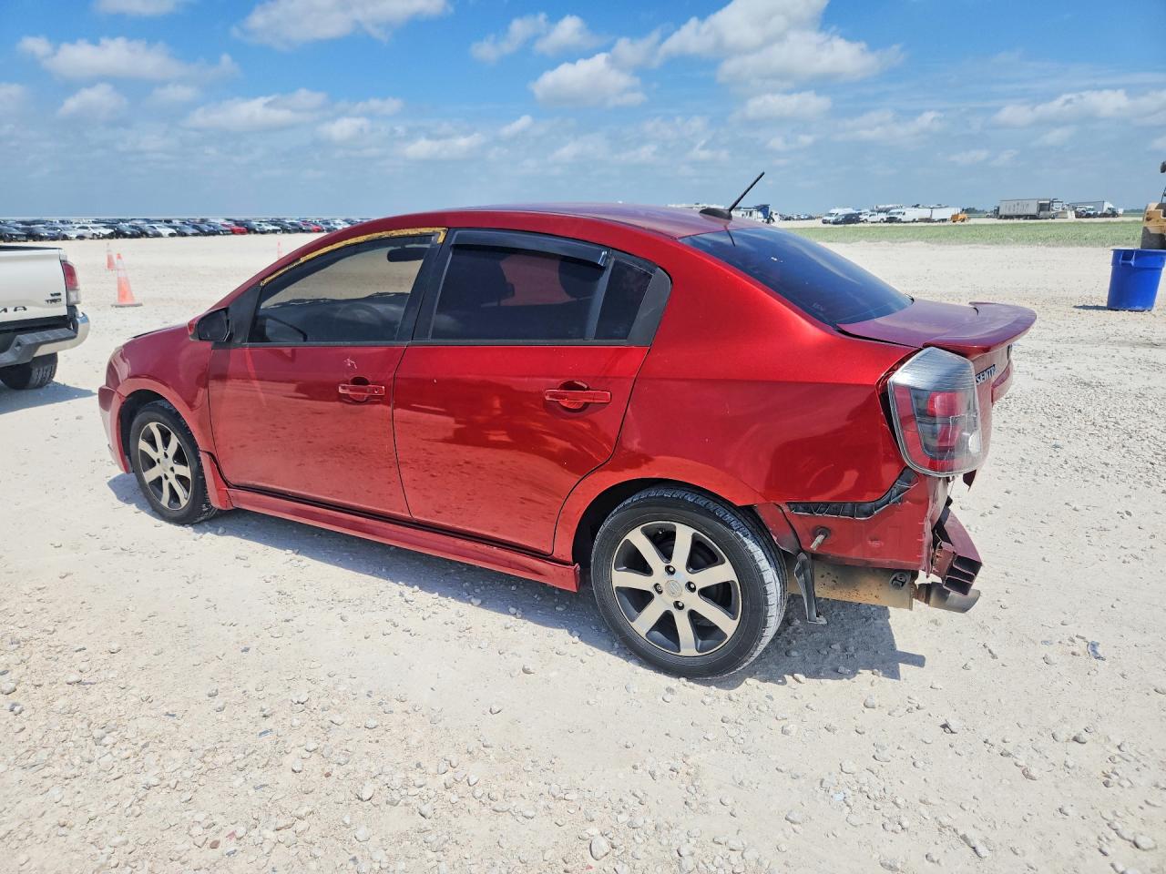 2011 Nissan Sentra 2.0 Красный vin: 3N1AB6AP7BL702984