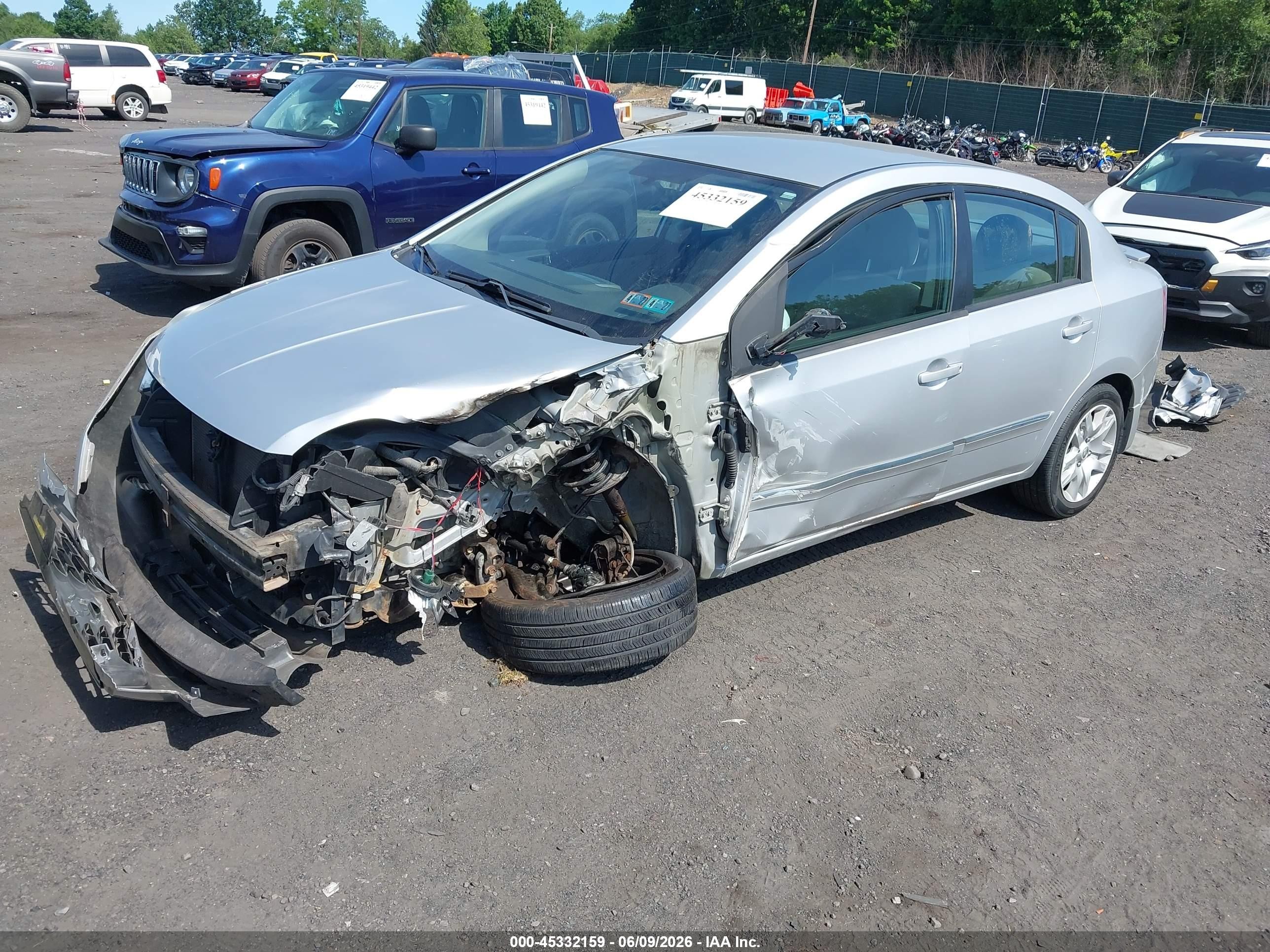 2012 Nissan Sentra 2.0 S Серебряный vin: 3N1AB6AP7CL687999