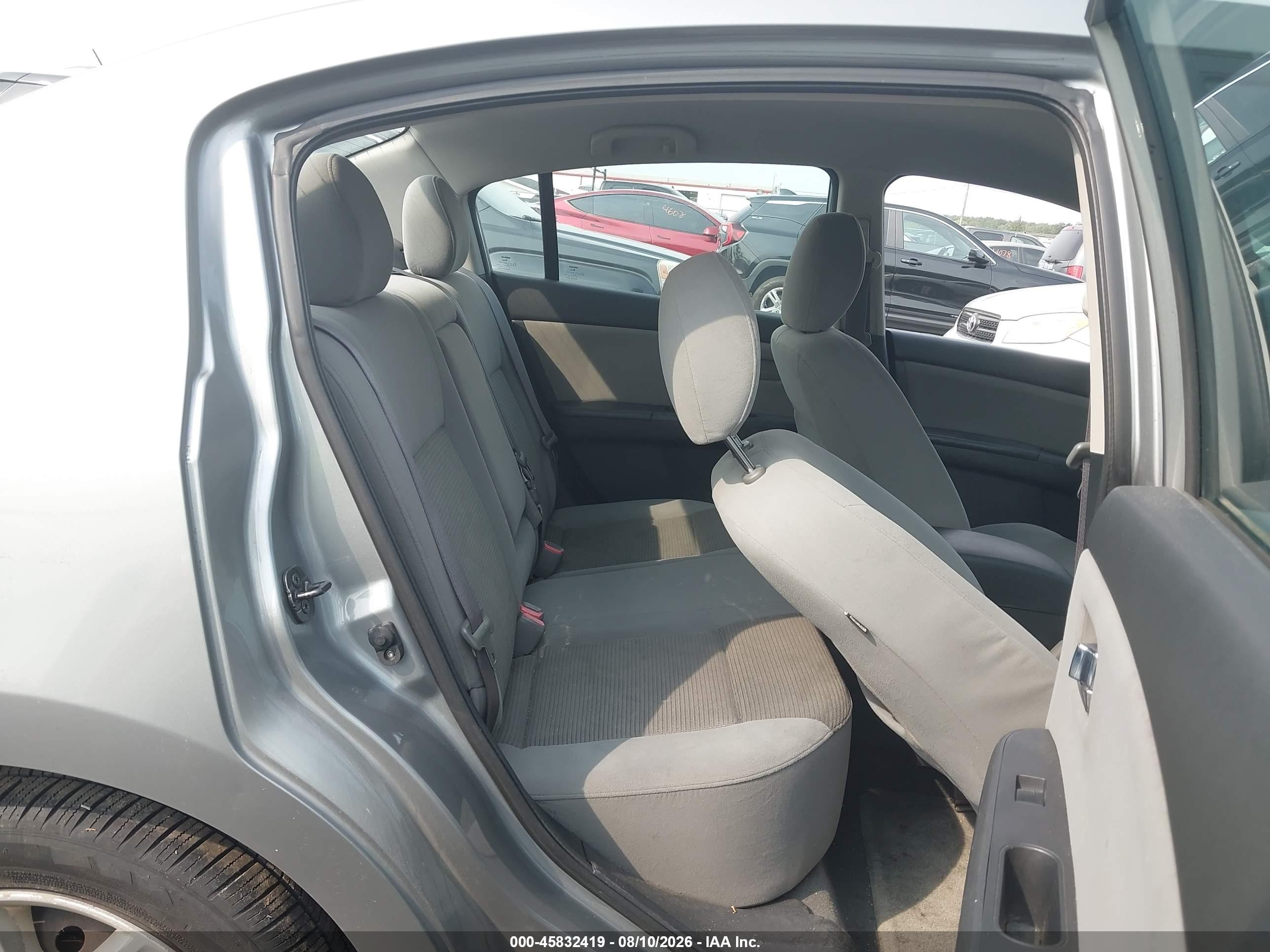 2012 Nissan Sentra 2.0 S Silver vin: 3N1AB6AP7CL770879