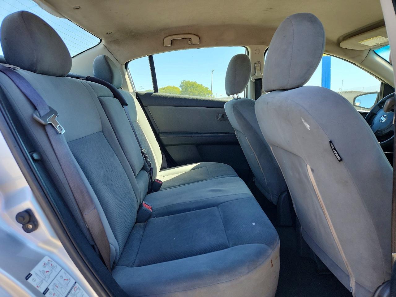2010 Niss Sentra Gray vin: 3N1AB6AP8AL609776