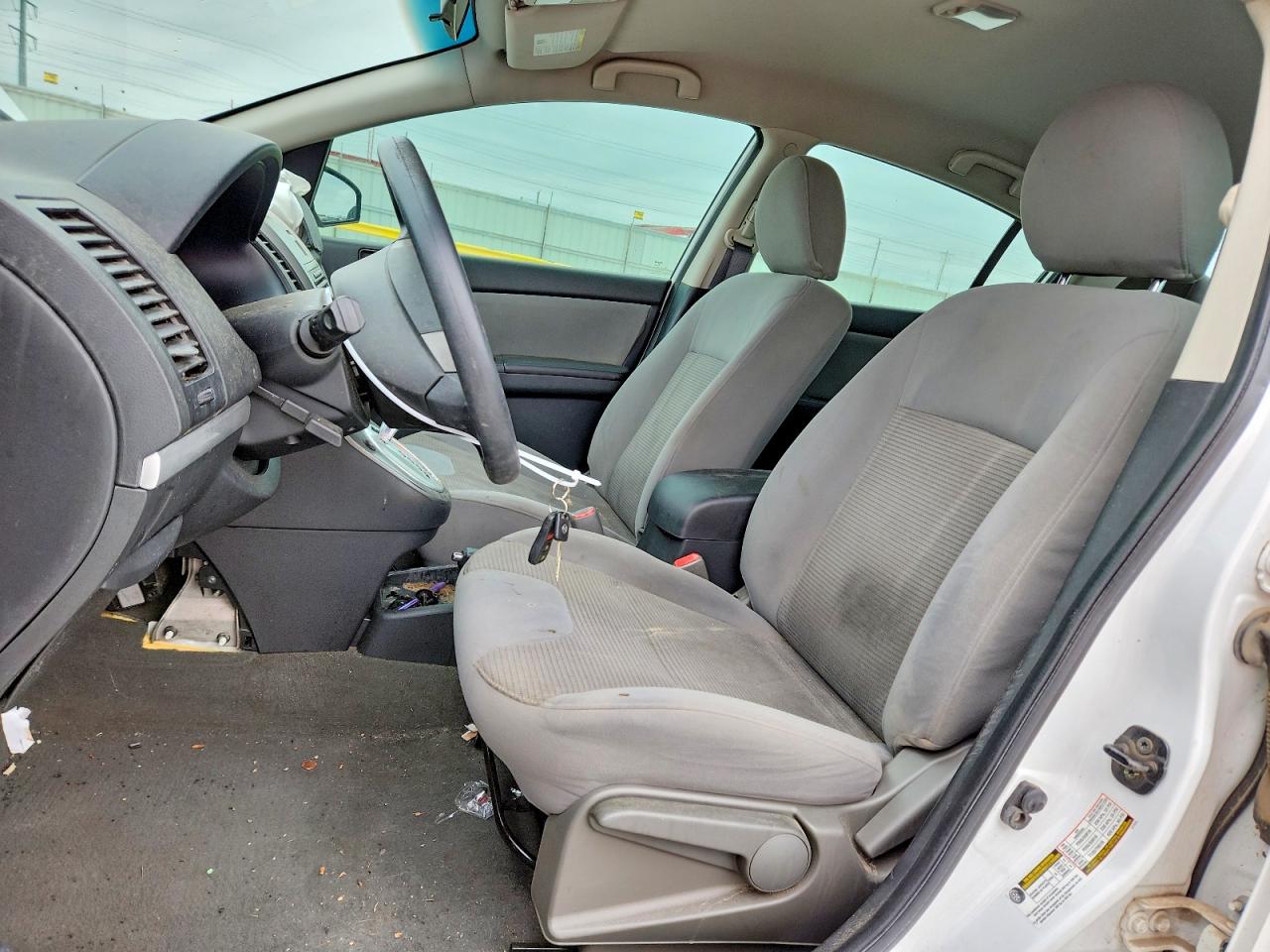 2010 Nissan Sentra 2.0 Белый vin: 3N1AB6AP8AL724734