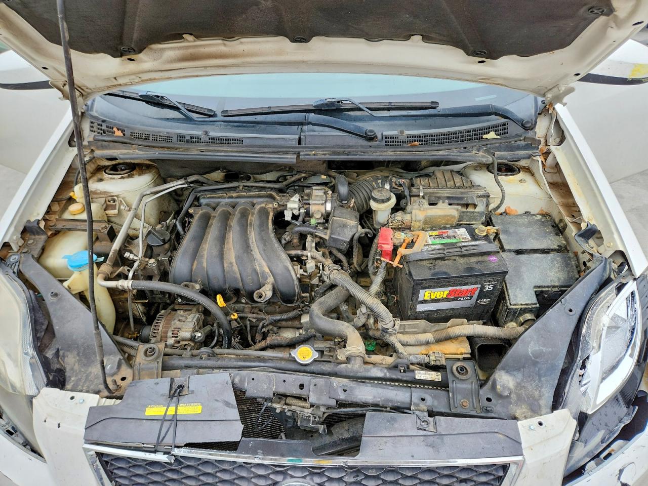 2010 Nissan Sentra 2.0 Белый vin: 3N1AB6AP8AL724734