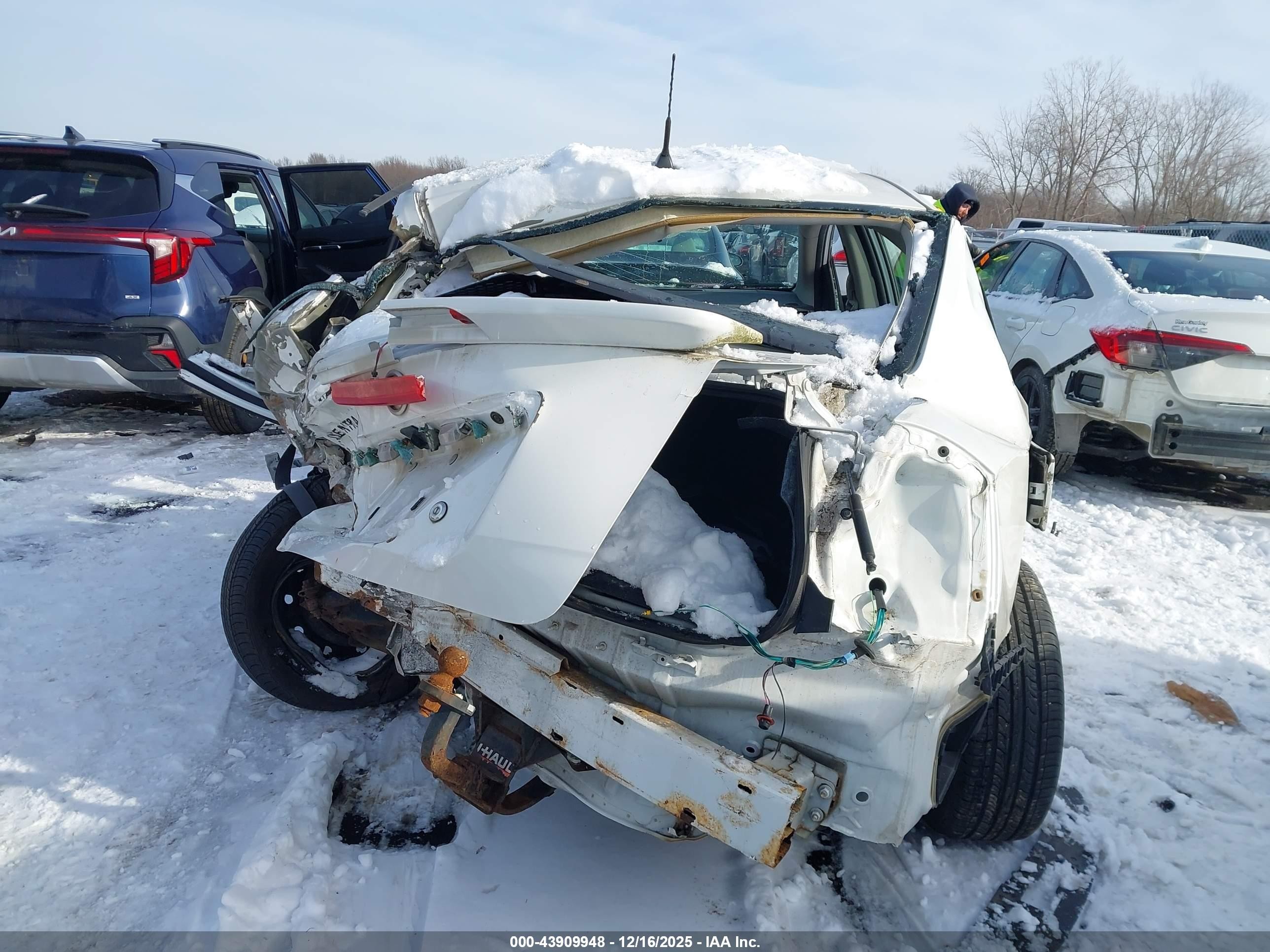 2012 Nissan Sentra 2.0 S Белый vin: 3N1AB6AP8CL710187