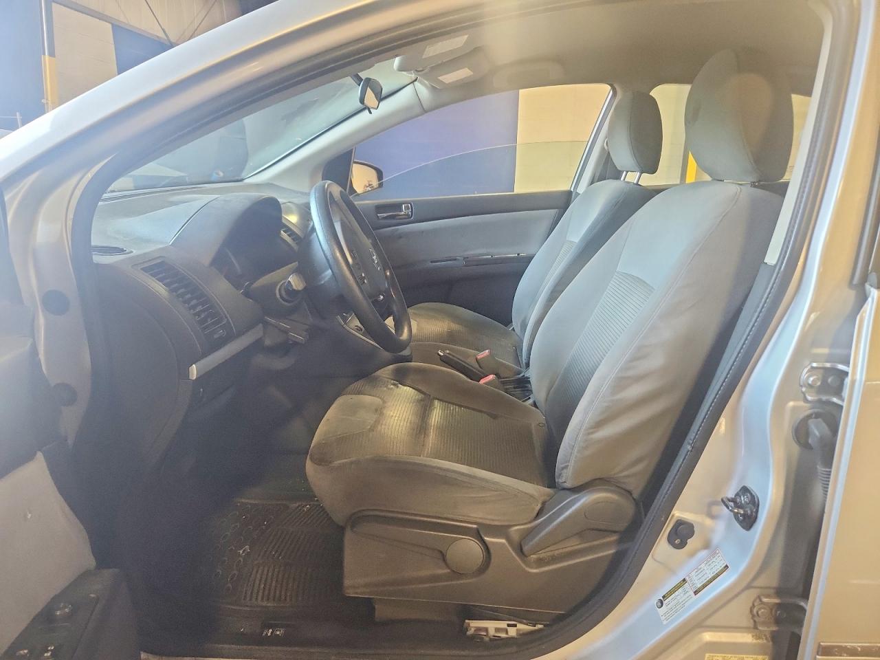 2012 Nissan Sentra 2.0 Серебряный vin: 3N1AB6AP8CL754397
