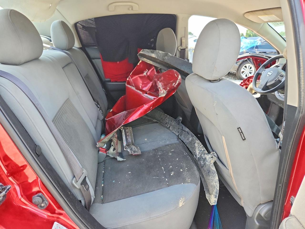 2010 Nissan Sentra 2.0 Red vin: 3N1AB6AP9AL636761