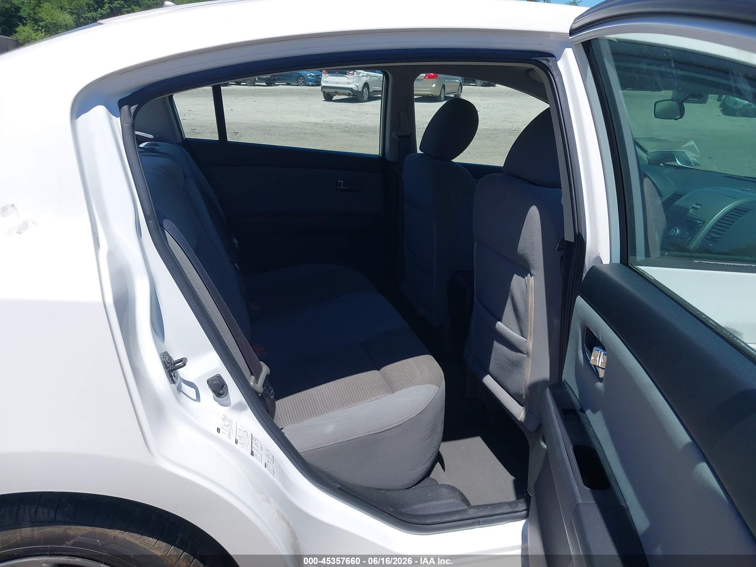 2010 Nissan Sentra 2.0s White vin: 3N1AB6AP9AL712723