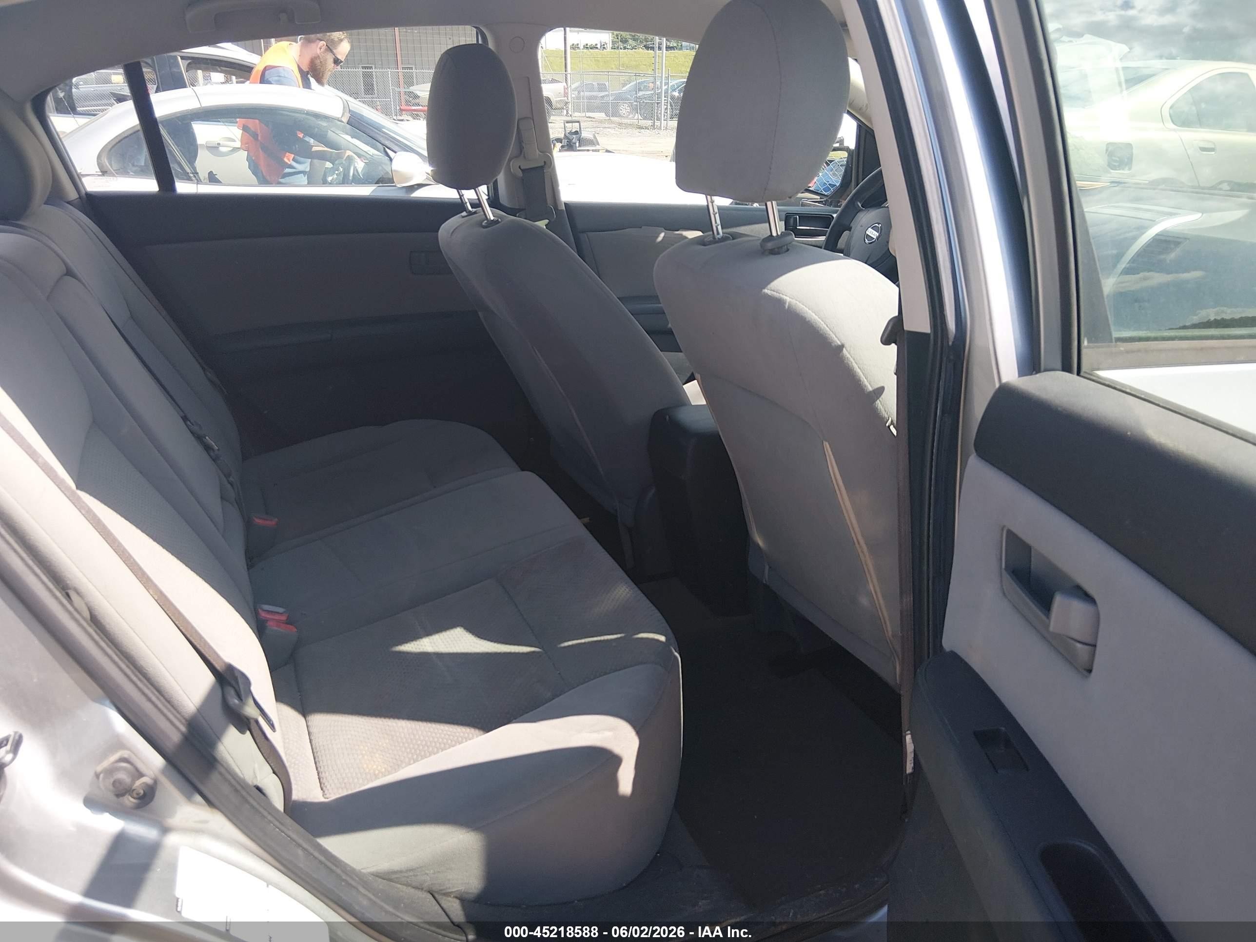 2011 Nissan Sentra 2.0 Silver vin: 3N1AB6AP9BL687629