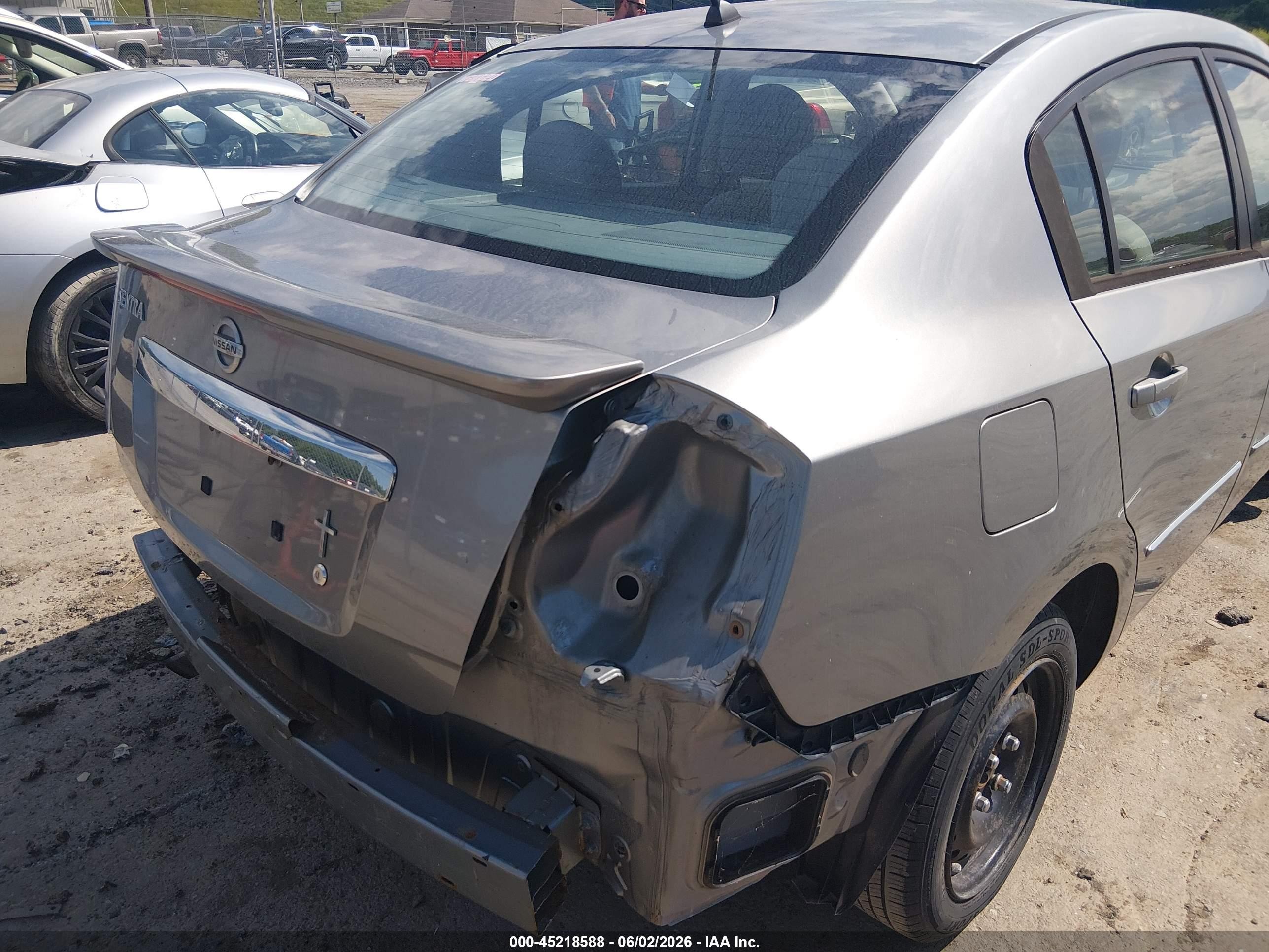 2011 Nissan Sentra 2.0 Silver vin: 3N1AB6AP9BL687629