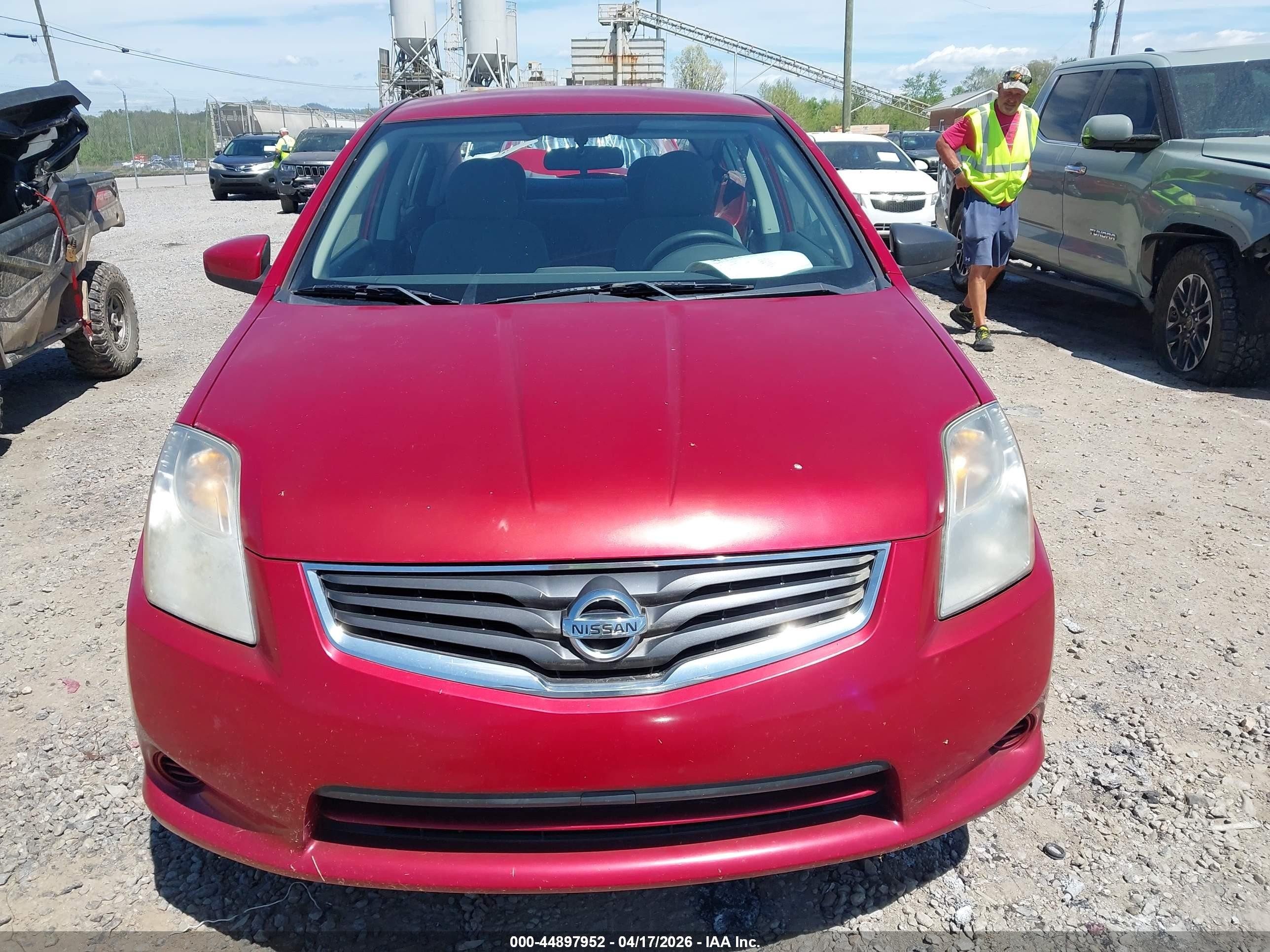 2011 Nissan Sentra 2.0 Red vin: 3N1AB6AP9BL732102