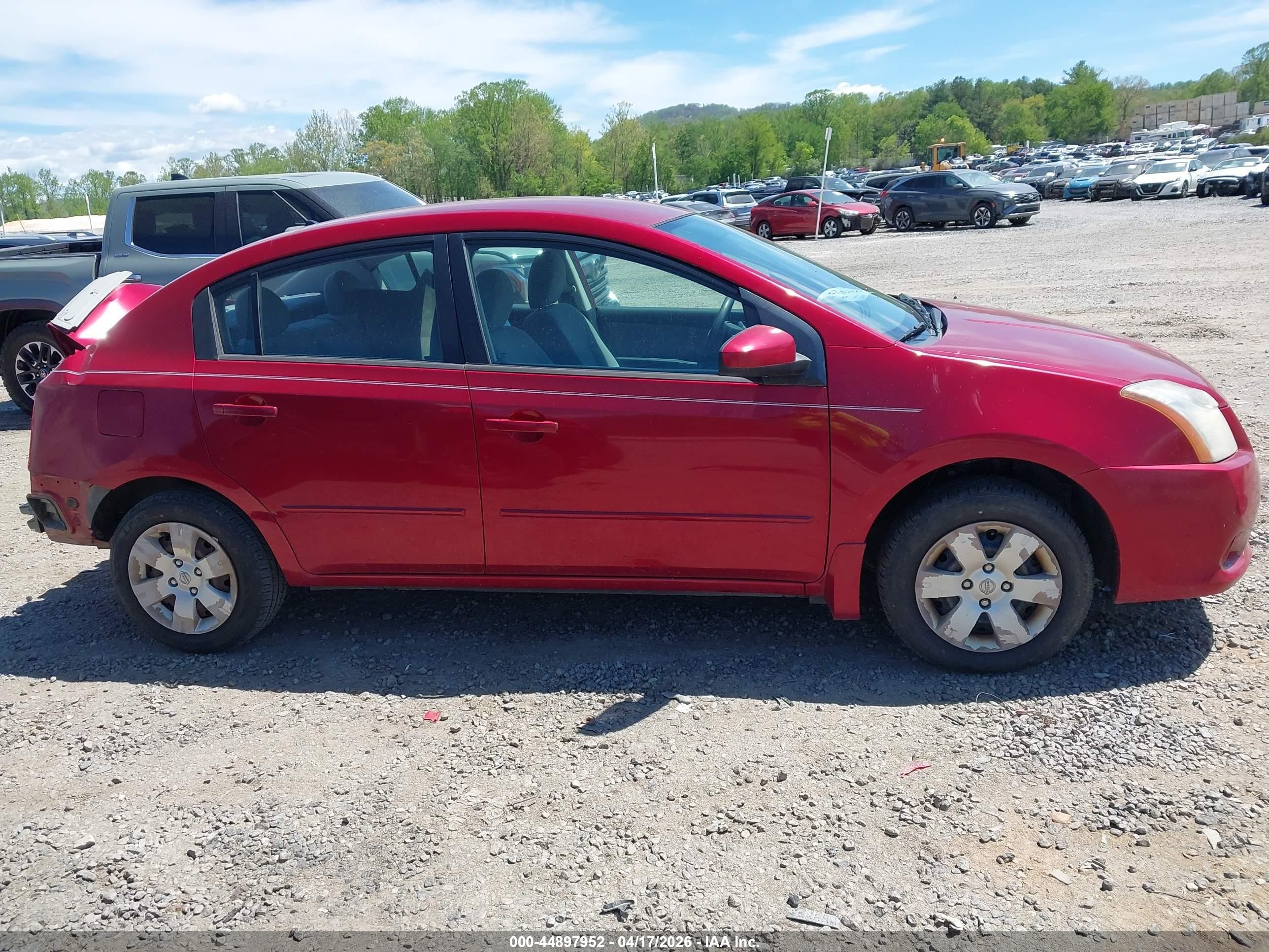 2011 Nissan Sentra 2.0 Red vin: 3N1AB6AP9BL732102